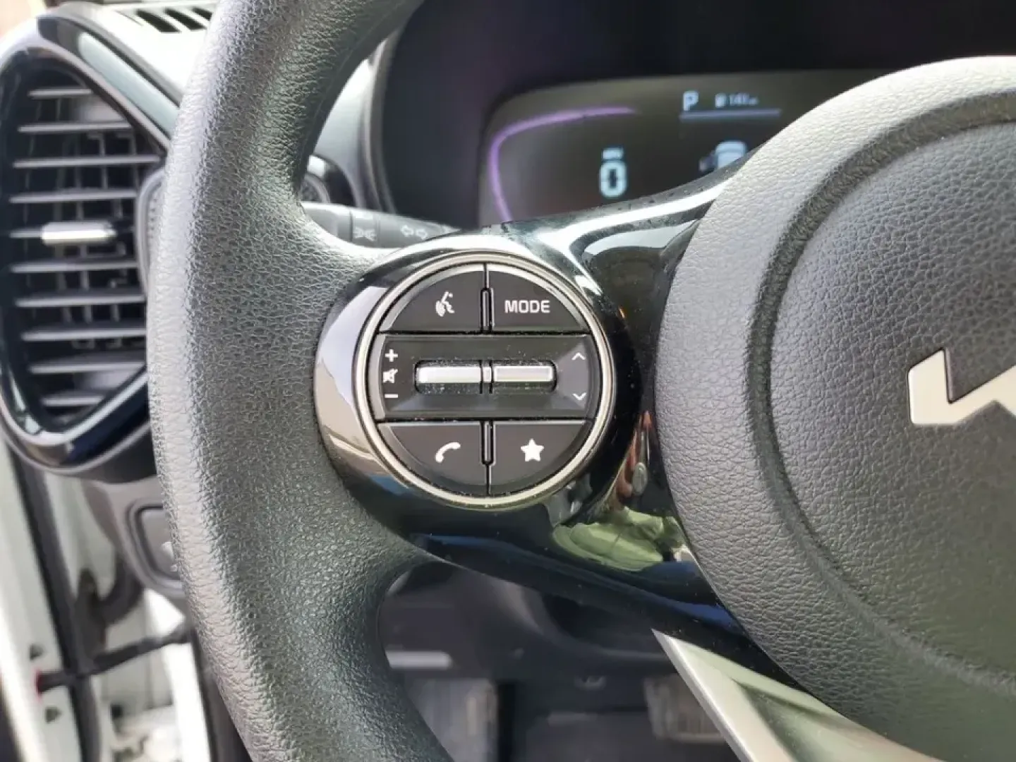 2024 /Black Kia Soul S (KNDJ23AUXR7) with an 4 Cyl, 2.0L engine, CVT transmission, located at 6064 Gull Rd, Kalamazoo, MI, 49048, (269) 222-0088, 42.328388, -85.512924 - **Discover the 2024 Kia Soul: Your Perfect Blend of Style and Functionality for Everyday Adventures!**<br /> <br /> Are you in the market for a versatile, affordable used car that seamlessly fits into your busy lifestyle? Look no further than the 2024 Kia Soul, available now at AutoMaxx - Kalamazoo! - Photo#17