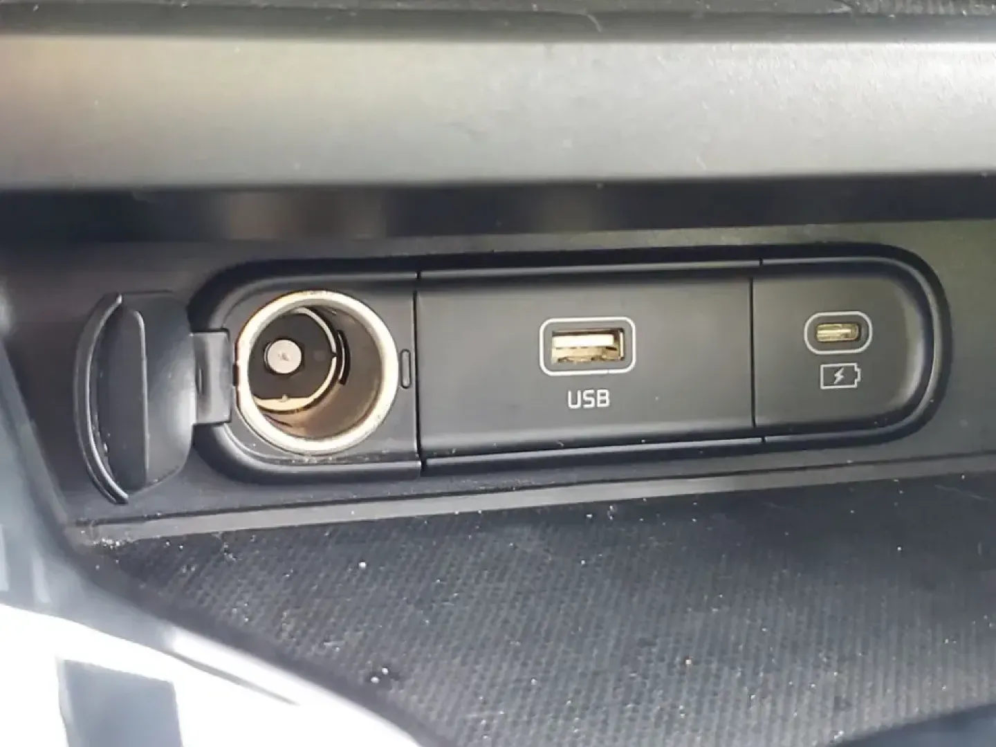 2024 /Black Kia Soul S (KNDJ23AUXR7) with an 4 Cyl, 2.0L engine, CVT transmission, located at 6064 Gull Rd, Kalamazoo, MI, 49048, (269) 222-0088, 42.328388, -85.512924 - **Discover the 2024 Kia Soul: Your Perfect Blend of Style and Functionality for Everyday Adventures!**<br /> <br /> Are you in the market for a versatile, affordable used car that seamlessly fits into your busy lifestyle? Look no further than the 2024 Kia Soul, available now at AutoMaxx - Kalamazoo! - Photo#25