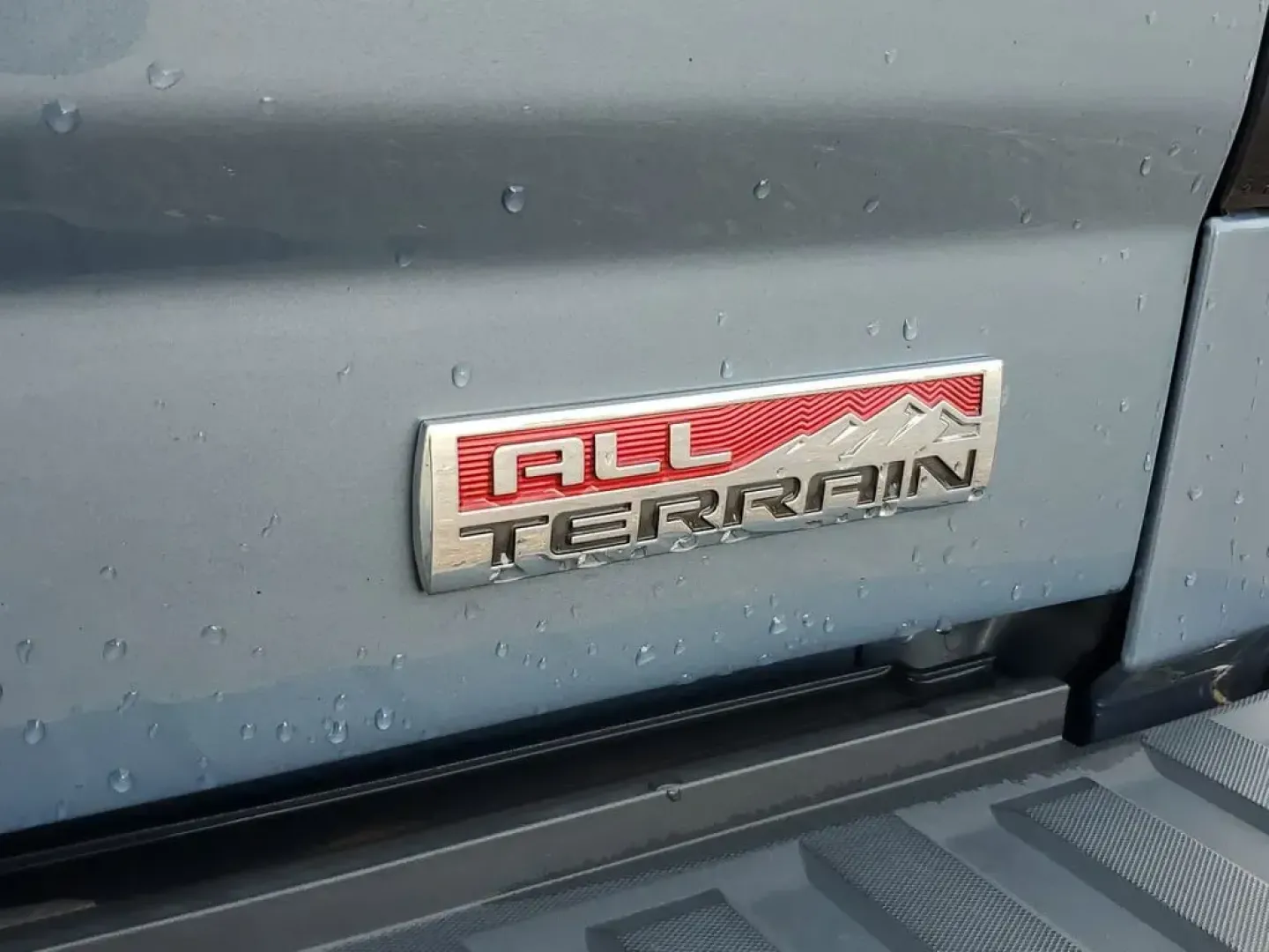 2016 /Jet Black/Spice Red GMC Sierra SLE (1GTV2MEC7GZ) with an V8, 5.3L engine, 6-speed automatic transmission, located at 6064 Gull Rd, Kalamazoo, MI, 49048, (269) 222-0088, 42.328388, -85.512924 - **Unleash Adventure with the 2016 GMC Sierra SLE The Ultimate Pickup for Every Lifestyle!**<br /> <br /> Imagine cruising down the open road, with the wind in your hair and the spacious cabin of the 2016 GMC Sierra SLE welcoming you and your passengers. This powerful pickup is not just a vehicle; i - Photo#5