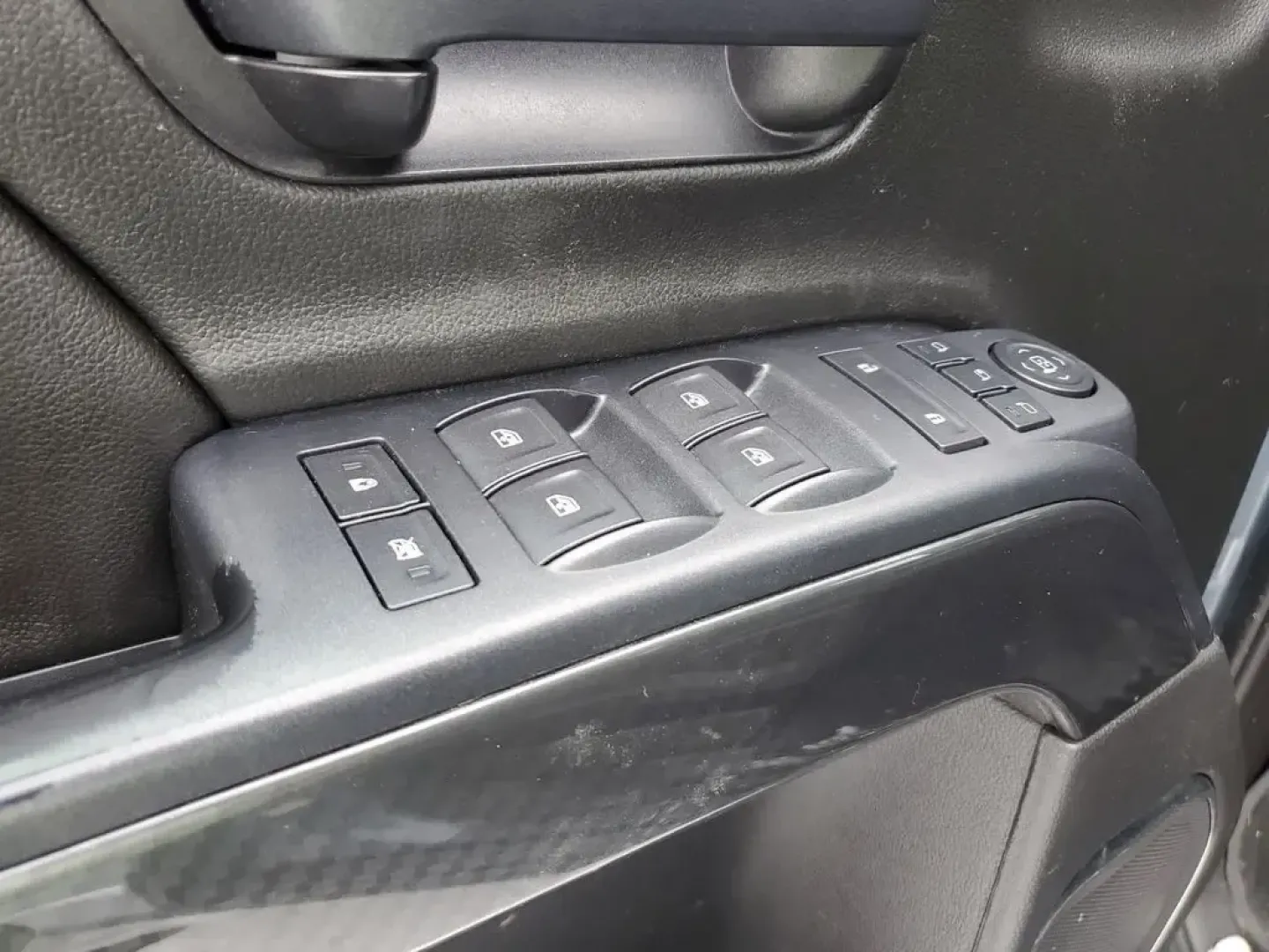 2016 /Jet Black/Spice Red GMC Sierra SLE (1GTV2MEC7GZ) with an V8, 5.3L engine, 6-speed automatic transmission, located at 6064 Gull Rd, Kalamazoo, MI, 49048, (269) 222-0088, 42.328388, -85.512924 - **Unleash Adventure with the 2016 GMC Sierra SLE The Ultimate Pickup for Every Lifestyle!**<br /> <br /> Imagine cruising down the open road, with the wind in your hair and the spacious cabin of the 2016 GMC Sierra SLE welcoming you and your passengers. This powerful pickup is not just a vehicle; i - Photo#10