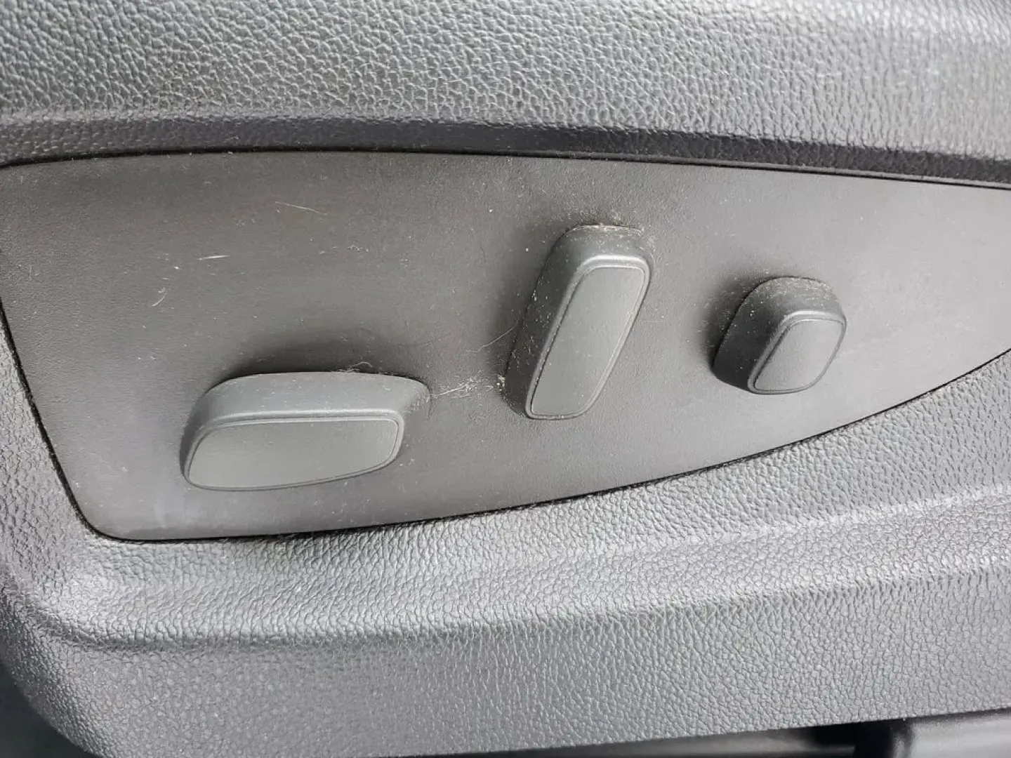 2016 /Jet Black/Spice Red GMC Sierra SLE (1GTV2MEC7GZ) with an V8, 5.3L engine, 6-speed automatic transmission, located at 6064 Gull Rd, Kalamazoo, MI, 49048, (269) 222-0088, 42.328388, -85.512924 - **Unleash Adventure with the 2016 GMC Sierra SLE The Ultimate Pickup for Every Lifestyle!**<br /> <br /> Imagine cruising down the open road, with the wind in your hair and the spacious cabin of the 2016 GMC Sierra SLE welcoming you and your passengers. This powerful pickup is not just a vehicle; i - Photo#12