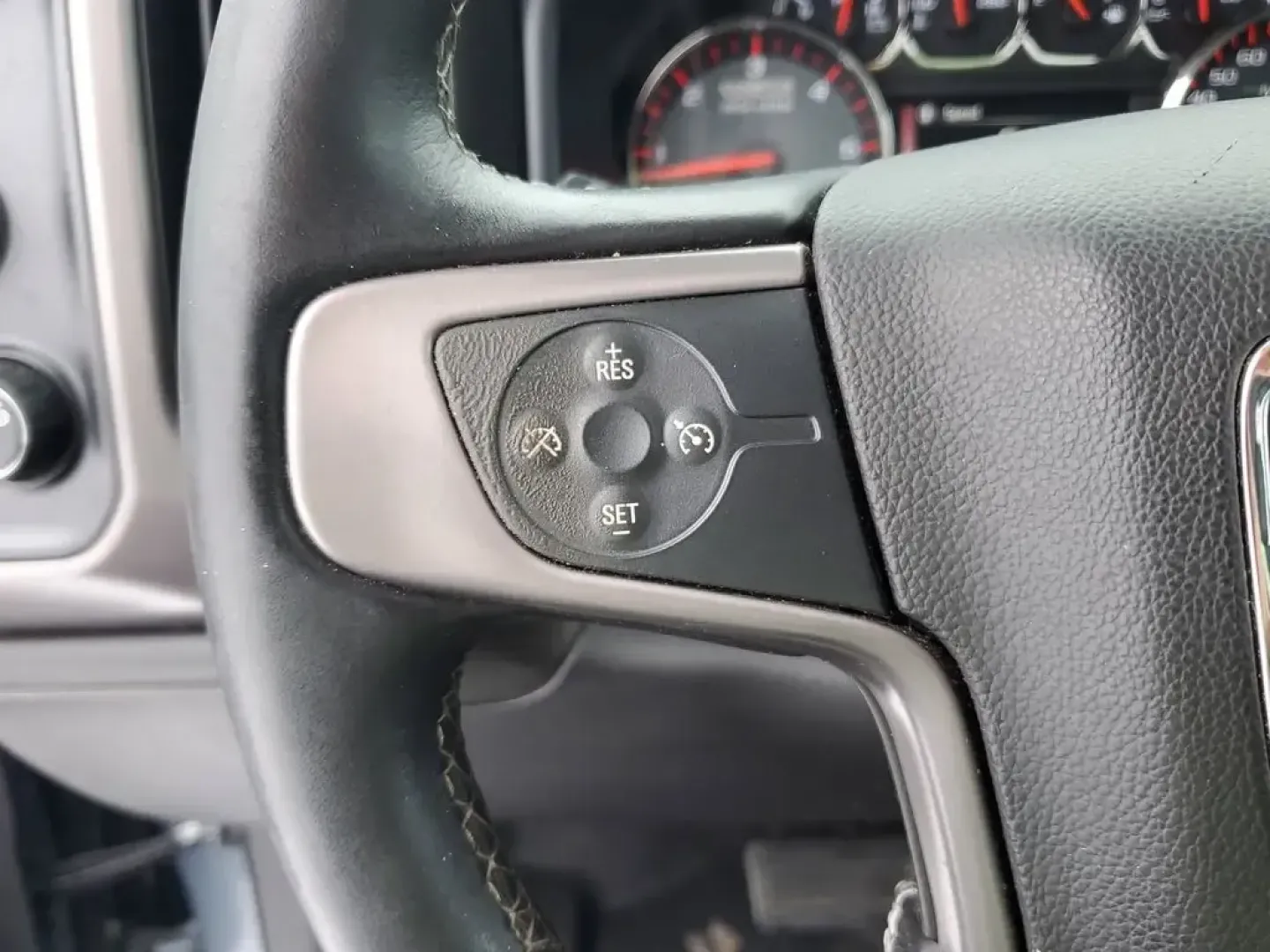 2016 /Jet Black/Spice Red GMC Sierra SLE (1GTV2MEC7GZ) with an V8, 5.3L engine, 6-speed automatic transmission, located at 6064 Gull Rd, Kalamazoo, MI, 49048, (269) 222-0088, 42.328388, -85.512924 - **Unleash Adventure with the 2016 GMC Sierra SLE The Ultimate Pickup for Every Lifestyle!**<br /> <br /> Imagine cruising down the open road, with the wind in your hair and the spacious cabin of the 2016 GMC Sierra SLE welcoming you and your passengers. This powerful pickup is not just a vehicle; i - Photo#17