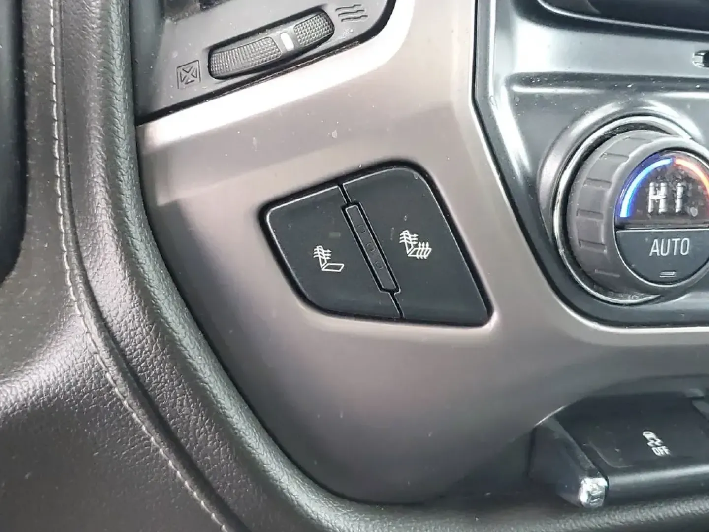 2016 /Jet Black/Spice Red GMC Sierra SLE (1GTV2MEC7GZ) with an V8, 5.3L engine, 6-speed automatic transmission, located at 6064 Gull Rd, Kalamazoo, MI, 49048, (269) 222-0088, 42.328388, -85.512924 - **Unleash Adventure with the 2016 GMC Sierra SLE The Ultimate Pickup for Every Lifestyle!**<br /> <br /> Imagine cruising down the open road, with the wind in your hair and the spacious cabin of the 2016 GMC Sierra SLE welcoming you and your passengers. This powerful pickup is not just a vehicle; i - Photo#24