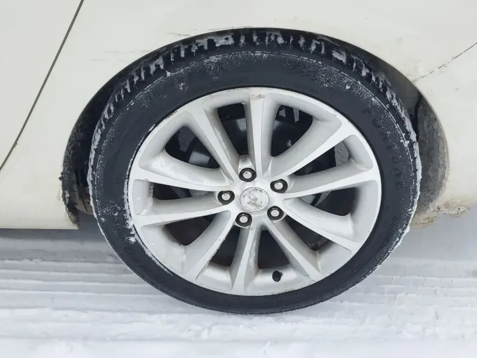 2014 /Cashmere Buick Verano Convenience Group (1G4PR5SK1E4) with an 4 Cyl, 2.4L engine, 6-speed automatic transmission, located at 6064 Gull Rd, Kalamazoo, MI, 49048, (269) 222-0088, 42.328388, -85.512924 - **Experience Luxury and Comfort with the 2014 Buick Verano - Perfect for Your Daily Commute!**<br /> <br /> Are you searching for a vehicle that balances comfort, style, and practicality? Look no further than this stunning 2014 Buick Verano available now at AutoMaxx - Kalamazoo! Located at 6064 Gull - Photo#5