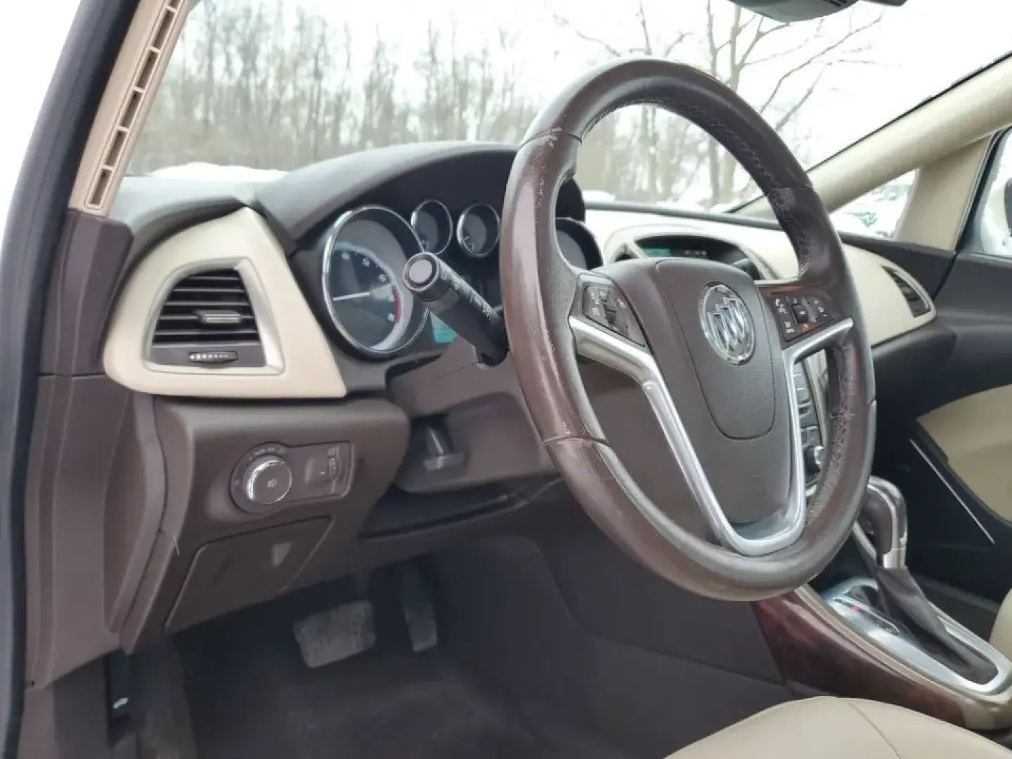 2014 /Cashmere Buick Verano Convenience Group (1G4PR5SK1E4) with an 4 Cyl, 2.4L engine, 6-speed automatic transmission, located at 6064 Gull Rd, Kalamazoo, MI, 49048, (269) 222-0088, 42.328388, -85.512924 - **Experience Luxury and Comfort with the 2014 Buick Verano - Perfect for Your Daily Commute!**<br /> <br /> Are you searching for a vehicle that balances comfort, style, and practicality? Look no further than this stunning 2014 Buick Verano available now at AutoMaxx - Kalamazoo! Located at 6064 Gull- Photo#15