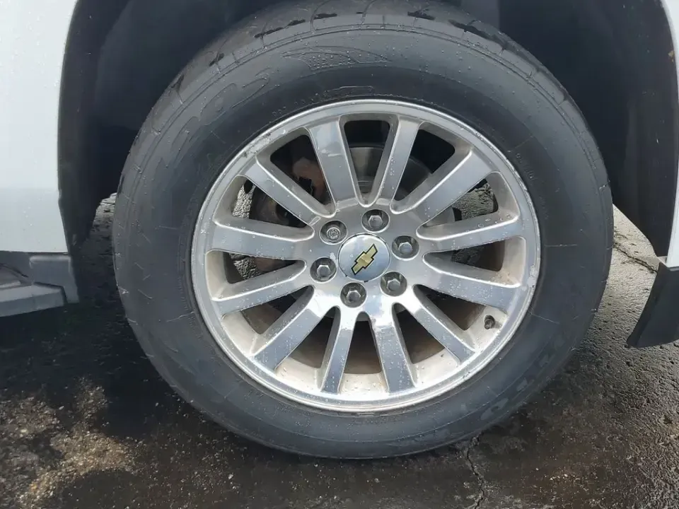 2020 /Jet Black Chevrolet Tahoe LS (1GNSKAKC1LR) with an V8, 5.3L engine, 6-speed automatic transmission, located at 6064 Gull Rd, Kalamazoo, MI, 49048, (269) 222-0088, 42.328388, -85.512924 - **Discover Your Next Adventure with the 2020 Chevrolet Tahoe at AutoMaxx - Kalamazoo!**<br /> <br /> Are you ready to elevate your family road trips or weekend adventures? The 2020 Chevrolet Tahoe, available now at AutoMaxx in Kalamazoo, MI, is designed to accommodate everything from daily commutes - Photo#4