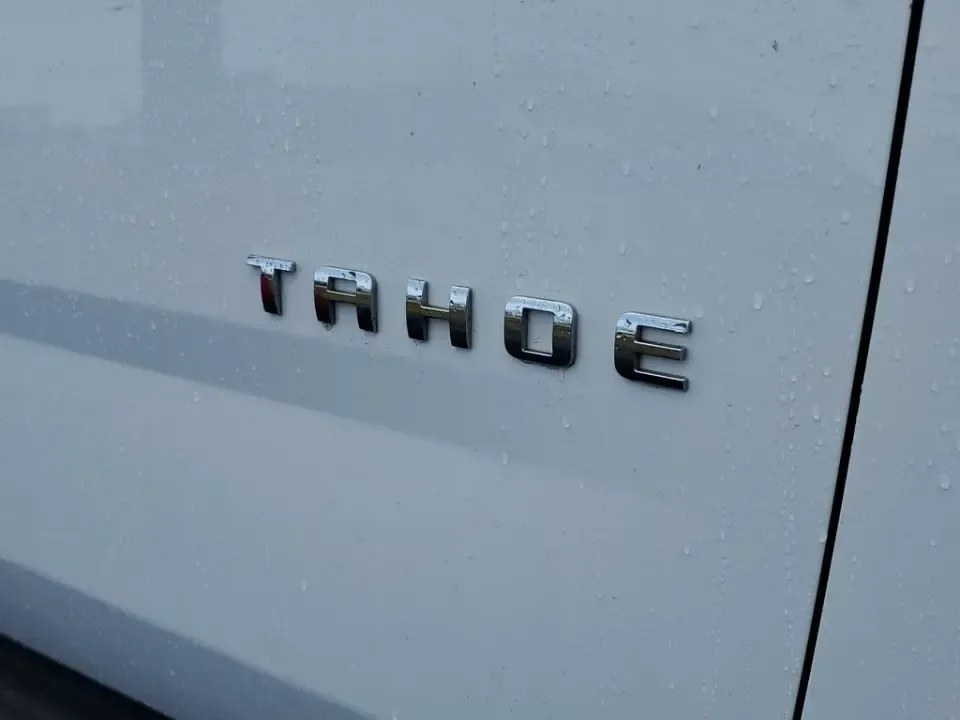 2020 /Jet Black Chevrolet Tahoe LS (1GNSKAKC1LR) with an V8, 5.3L engine, 6-speed automatic transmission, located at 6064 Gull Rd, Kalamazoo, MI, 49048, (269) 222-0088, 42.328388, -85.512924 - **Discover Your Next Adventure with the 2020 Chevrolet Tahoe at AutoMaxx - Kalamazoo!**<br /> <br /> Are you ready to elevate your family road trips or weekend adventures? The 2020 Chevrolet Tahoe, available now at AutoMaxx in Kalamazoo, MI, is designed to accommodate everything from daily commutes - Photo#5