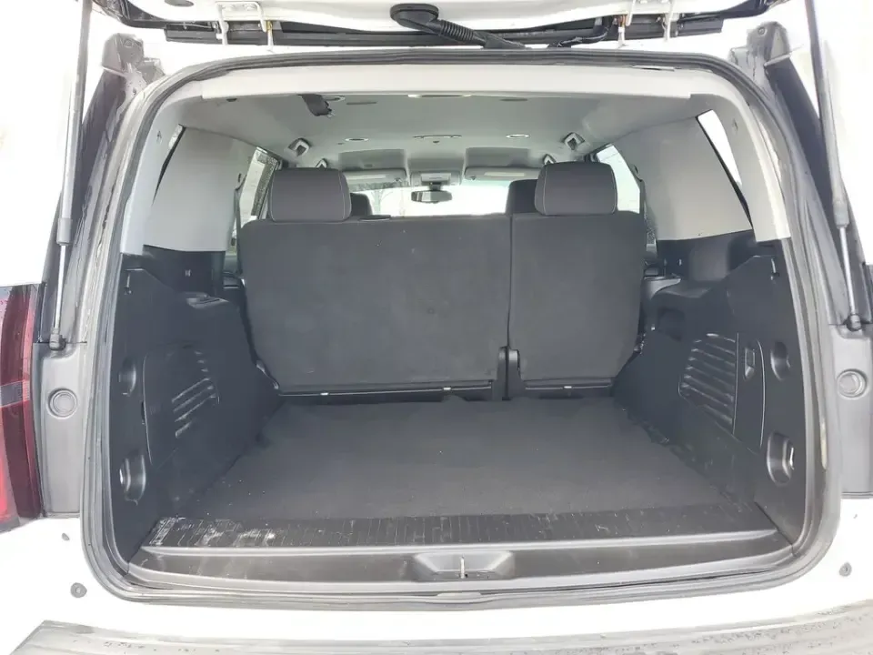 2020 /Jet Black Chevrolet Tahoe LS (1GNSKAKC1LR) with an V8, 5.3L engine, 6-speed automatic transmission, located at 6064 Gull Rd, Kalamazoo, MI, 49048, (269) 222-0088, 42.328388, -85.512924 - **Discover Your Next Adventure with the 2020 Chevrolet Tahoe at AutoMaxx - Kalamazoo!**<br /> <br /> Are you ready to elevate your family road trips or weekend adventures? The 2020 Chevrolet Tahoe, available now at AutoMaxx in Kalamazoo, MI, is designed to accommodate everything from daily commutes - Photo#6