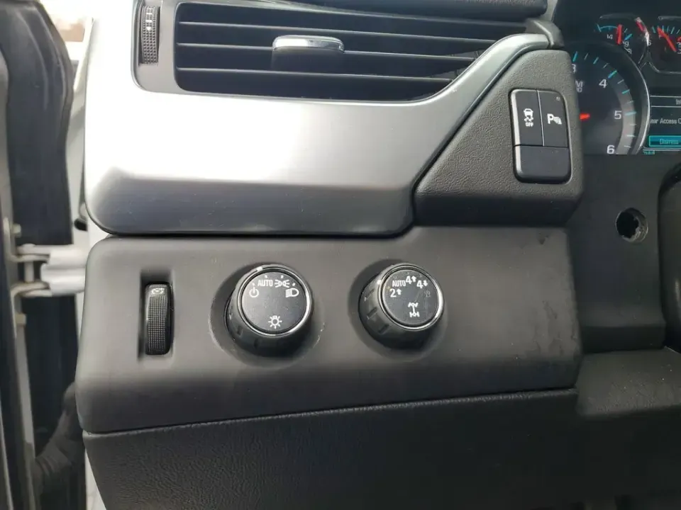 2020 /Jet Black Chevrolet Tahoe LS (1GNSKAKC1LR) with an V8, 5.3L engine, 6-speed automatic transmission, located at 6064 Gull Rd, Kalamazoo, MI, 49048, (269) 222-0088, 42.328388, -85.512924 - **Discover Your Next Adventure with the 2020 Chevrolet Tahoe at AutoMaxx - Kalamazoo!**<br /> <br /> Are you ready to elevate your family road trips or weekend adventures? The 2020 Chevrolet Tahoe, available now at AutoMaxx in Kalamazoo, MI, is designed to accommodate everything from daily commutes - Photo#14