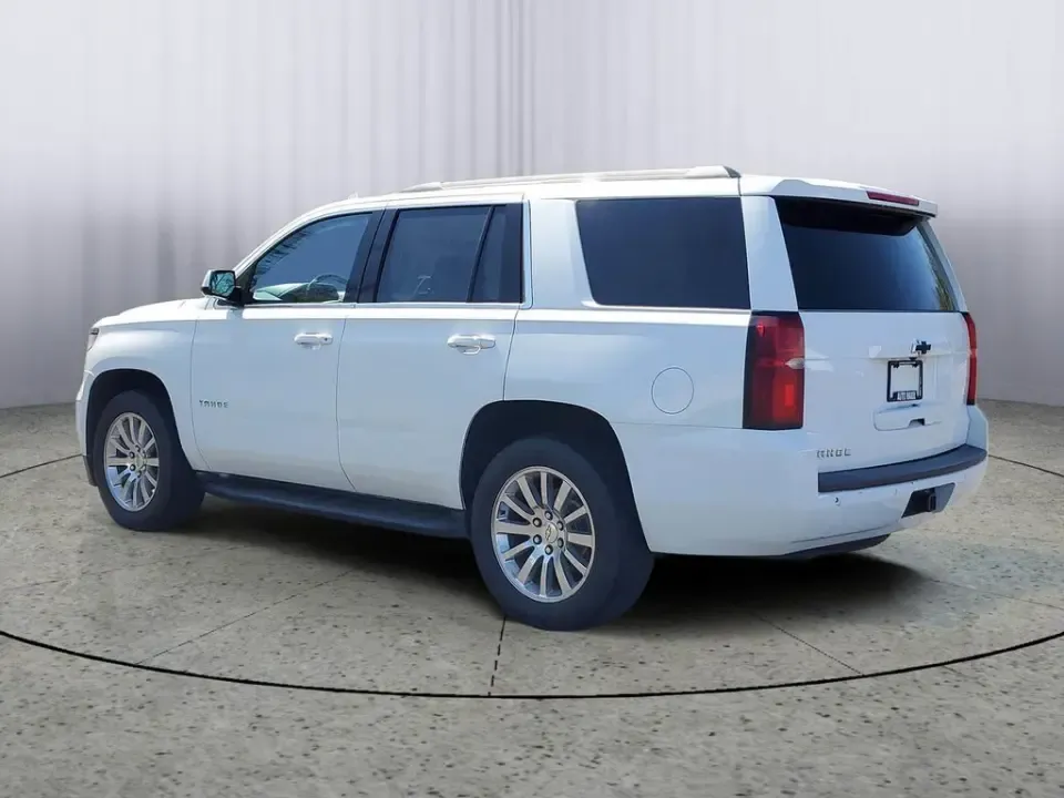 2020 Summit White Chevrolet Tahoe LS (1GNSKAKC1LR) with an EcoTec3 5.3L V8 engine, Automatic transmission, located at 6064 Gull Rd, Kalamazoo, MI, 49048, (269) 222-0088, 42.328388, -85.512924- Photo#4