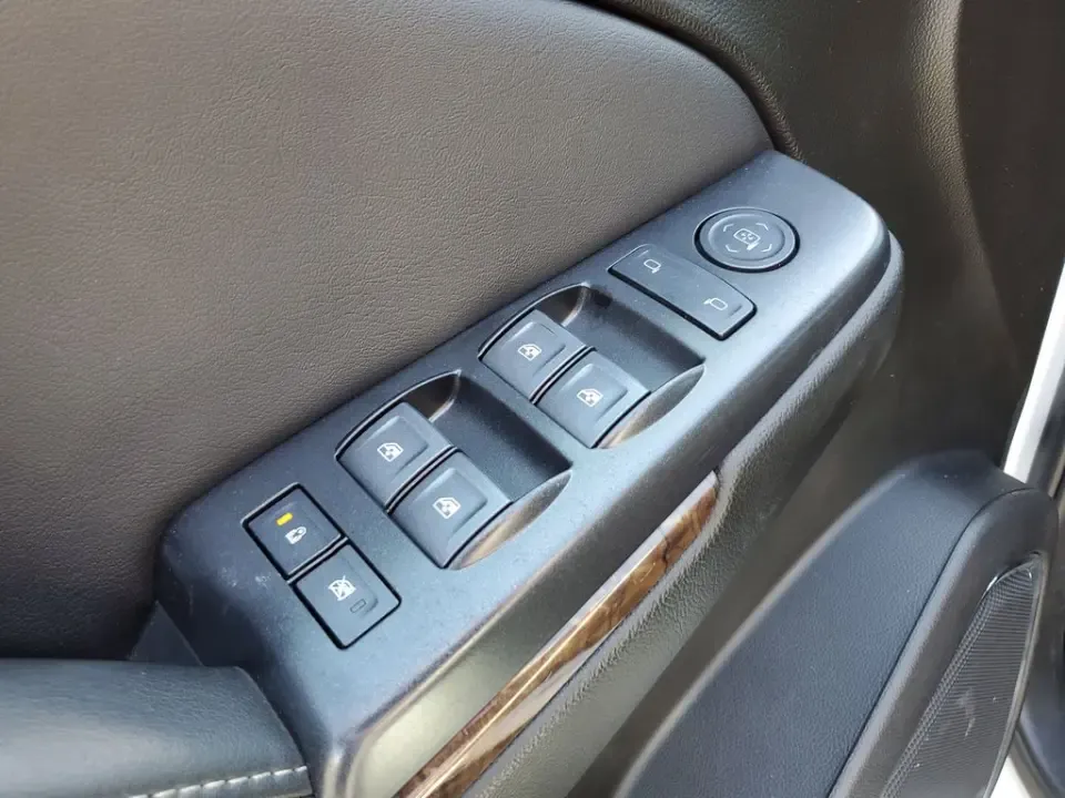 2020 Summit White Chevrolet Tahoe LS (1GNSKAKC1LR) with an EcoTec3 5.3L V8 engine, Automatic transmission, located at 6064 Gull Rd, Kalamazoo, MI, 49048, (269) 222-0088, 42.328388, -85.512924- Photo#20