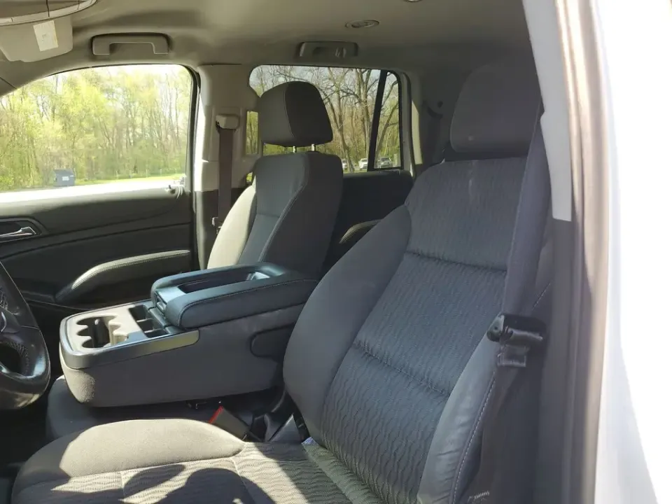 2020 Summit White Chevrolet Tahoe LS (1GNSKAKC1LR) with an EcoTec3 5.3L V8 engine, Automatic transmission, located at 6064 Gull Rd, Kalamazoo, MI, 49048, (269) 222-0088, 42.328388, -85.512924- Photo#24