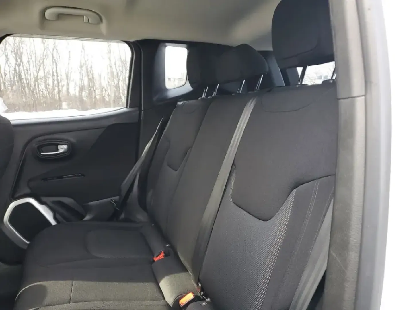 2019 /Black Jeep Renegade Sport (ZACNJBAB6KP) with an 4 Cyl, 2.4L engine, 9-speed automatic transmission, located at 6064 Gull Rd, Kalamazoo, MI, 49048, (269) 222-0088, 42.328388, -85.512924 - **Explore Adventure with the 2019 Jeep Renegade Sport - Your Perfect Crossover SUV!**<br /> <br /> Are you ready to embark on your next adventure? The 2019 Jeep Renegade Sport is the perfect companion for weekend getaways, daily commutes, and everything in between. Designed for those who crave a lif- Photo#6