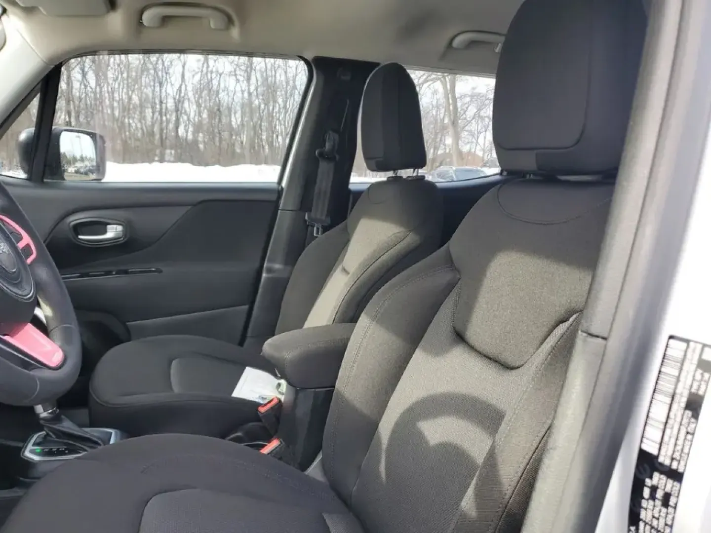 2019 /Black Jeep Renegade Sport (ZACNJBAB6KP) with an 4 Cyl, 2.4L engine, 9-speed automatic transmission, located at 6064 Gull Rd, Kalamazoo, MI, 49048, (269) 222-0088, 42.328388, -85.512924 - **Explore Adventure with the 2019 Jeep Renegade Sport - Your Perfect Crossover SUV!**<br /> <br /> Are you ready to embark on your next adventure? The 2019 Jeep Renegade Sport is the perfect companion for weekend getaways, daily commutes, and everything in between. Designed for those who crave a lif- Photo#10