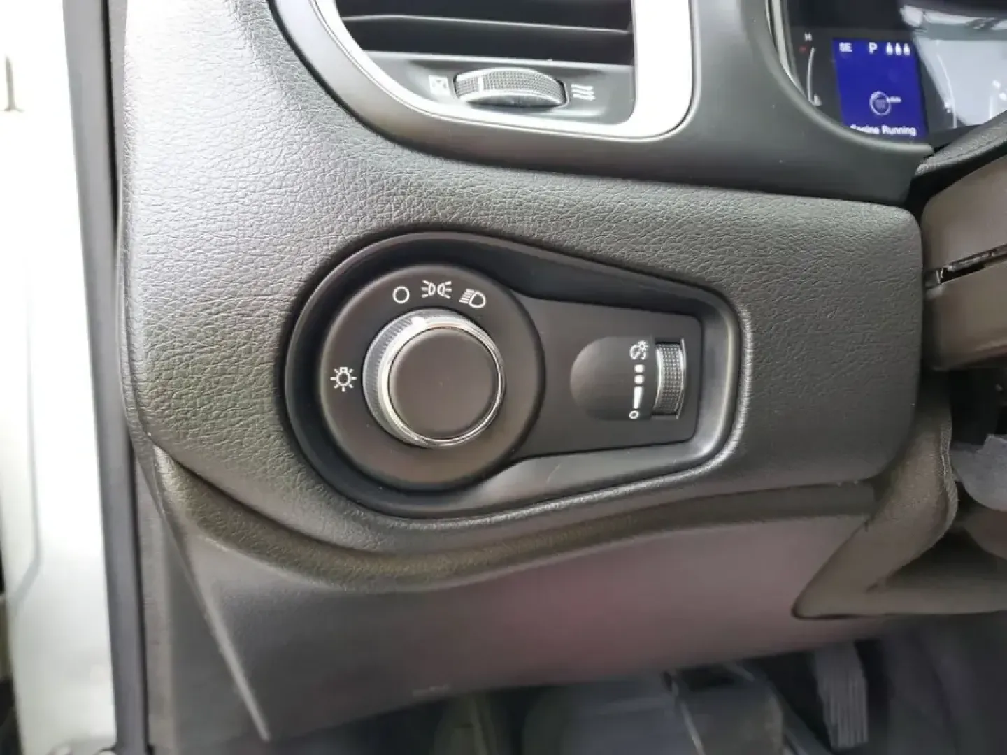 2019 /Black Jeep Renegade Sport (ZACNJBAB6KP) with an 4 Cyl, 2.4L engine, 9-speed automatic transmission, located at 6064 Gull Rd, Kalamazoo, MI, 49048, (269) 222-0088, 42.328388, -85.512924 - **Explore Adventure with the 2019 Jeep Renegade Sport - Your Perfect Crossover SUV!**<br /> <br /> Are you ready to embark on your next adventure? The 2019 Jeep Renegade Sport is the perfect companion for weekend getaways, daily commutes, and everything in between. Designed for those who crave a lif - Photo#12