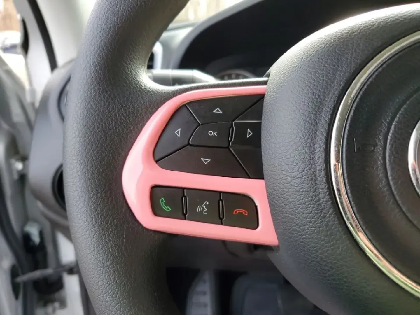 2019 /Black Jeep Renegade Sport (ZACNJBAB6KP) with an 4 Cyl, 2.4L engine, 9-speed automatic transmission, located at 6064 Gull Rd, Kalamazoo, MI, 49048, (269) 222-0088, 42.328388, -85.512924 - **Explore Adventure with the 2019 Jeep Renegade Sport - Your Perfect Crossover SUV!**<br /> <br /> Are you ready to embark on your next adventure? The 2019 Jeep Renegade Sport is the perfect companion for weekend getaways, daily commutes, and everything in between. Designed for those who crave a lif- Photo#14
