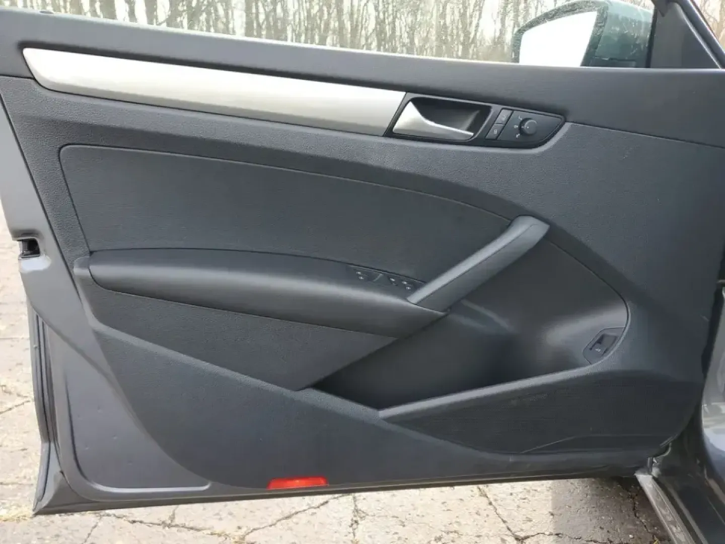 2014 /Titan Black Volkswagen Passat S (1VWAT7A33EC) with an 4 Cyl, 1.8L engine, 6-speed automatic transmission, located at 6064 Gull Rd, Kalamazoo, MI, 49048, (269) 222-0088, 42.328388, -85.512924 - Elevate your daily drive with the perfect blend of style, comfort, and efficiency! The 2014 Volkswagen Passat is an ideal sedan for anyone looking for a reliable and affordable ride, whether you're commuting through the bustling streets of Kalamazoo or embarking on weekend adventures with friends an - Photo#10