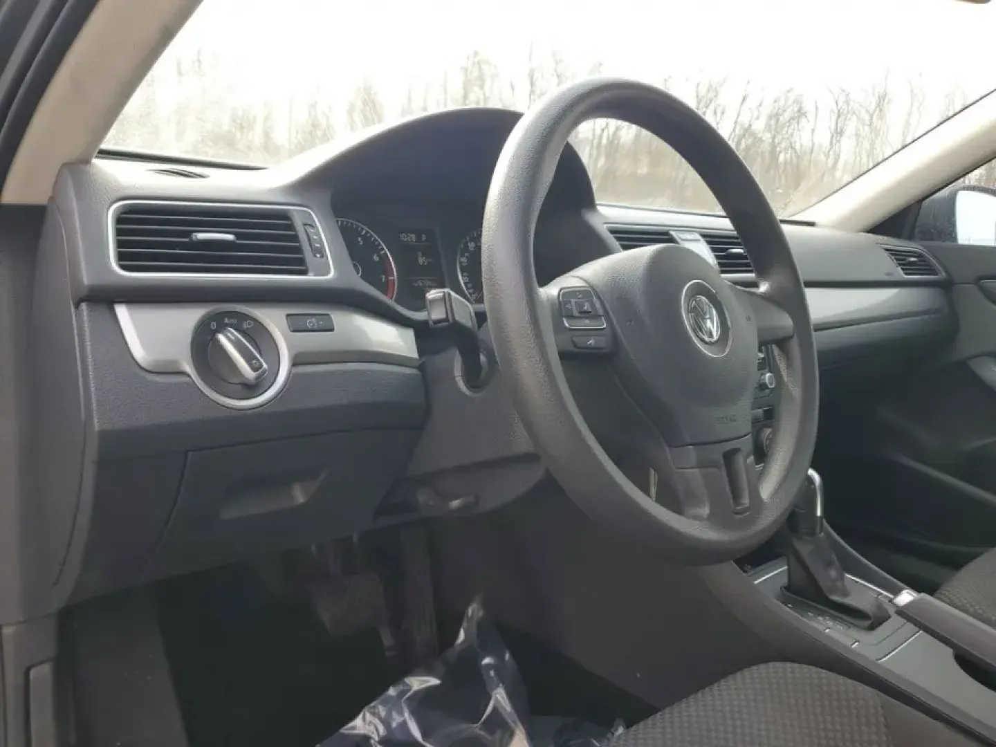 2014 /Titan Black Volkswagen Passat S (1VWAT7A33EC) with an 4 Cyl, 1.8L engine, 6-speed automatic transmission, located at 6064 Gull Rd, Kalamazoo, MI, 49048, (269) 222-0088, 42.328388, -85.512924 - Elevate your daily drive with the perfect blend of style, comfort, and efficiency! The 2014 Volkswagen Passat is an ideal sedan for anyone looking for a reliable and affordable ride, whether you're commuting through the bustling streets of Kalamazoo or embarking on weekend adventures with friends an- Photo#13