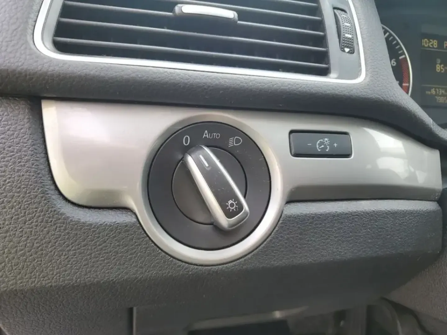 2014 /Titan Black Volkswagen Passat S (1VWAT7A33EC) with an 4 Cyl, 1.8L engine, 6-speed automatic transmission, located at 6064 Gull Rd, Kalamazoo, MI, 49048, (269) 222-0088, 42.328388, -85.512924 - Elevate your daily drive with the perfect blend of style, comfort, and efficiency! The 2014 Volkswagen Passat is an ideal sedan for anyone looking for a reliable and affordable ride, whether you're commuting through the bustling streets of Kalamazoo or embarking on weekend adventures with friends an - Photo#14