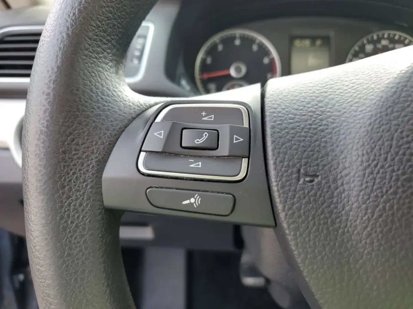 2014 /Titan Black Volkswagen Passat S (1VWAT7A33EC) with an 4 Cyl, 1.8L engine, 6-speed automatic transmission, located at 6064 Gull Rd, Kalamazoo, MI, 49048, (269) 222-0088, 42.328388, -85.512924 - Elevate your daily drive with the perfect blend of style, comfort, and efficiency! The 2014 Volkswagen Passat is an ideal sedan for anyone looking for a reliable and affordable ride, whether you're commuting through the bustling streets of Kalamazoo or embarking on weekend adventures with friends an- Photo#16