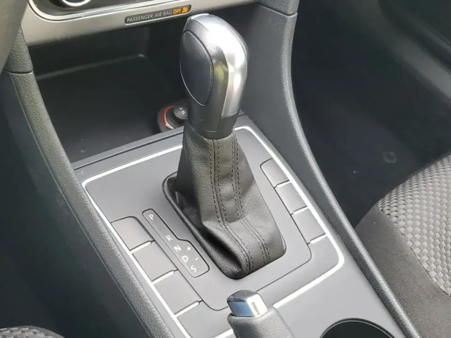 2014 /Titan Black Volkswagen Passat S (1VWAT7A33EC) with an 4 Cyl, 1.8L engine, 6-speed automatic transmission, located at 6064 Gull Rd, Kalamazoo, MI, 49048, (269) 222-0088, 42.328388, -85.512924 - Elevate your daily drive with the perfect blend of style, comfort, and efficiency! The 2014 Volkswagen Passat is an ideal sedan for anyone looking for a reliable and affordable ride, whether you're commuting through the bustling streets of Kalamazoo or embarking on weekend adventures with friends an - Photo#20