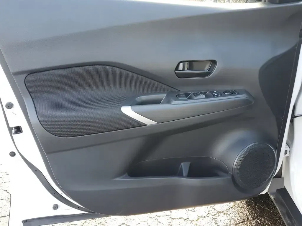 2022 /Charcoal Nissan Kicks S (3N1CP5BV2NL) with an 4 Cyl, 1.6L engine, CVT transmission, located at 6064 Gull Rd, Kalamazoo, MI, 49048, (269) 222-0088, 42.328388, -85.512924 - Whether you're tackling a long commute down Gull Road, running errands between Downtown Kalamazoo and Portage, or planning a weekend escape to Lake Michigan, this 2022 Nissan Kicks S is the kind of practical, easy-to-live-with SUV that fits real life. With its efficient 1.6L 4-cylinder engine, smoot - Photo#10