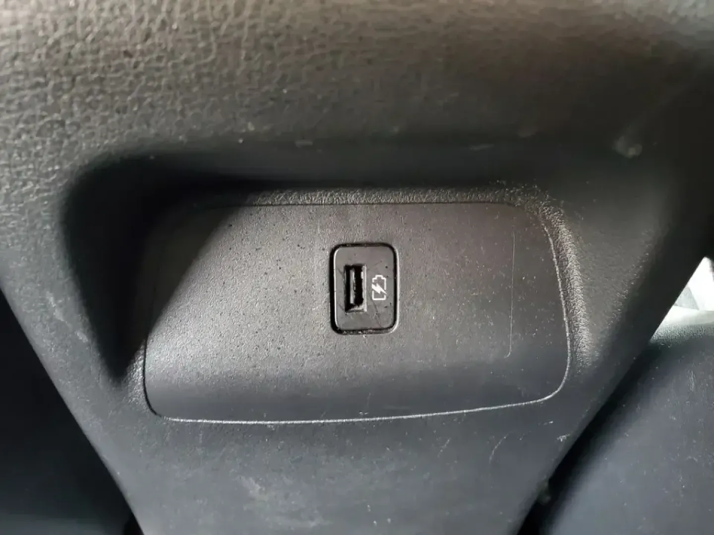 2023 /Charcoal Nissan Sentra SV (3N1AB8CV1PY) with an 4 Cyl, 2.0L engine, CVT transmission, located at 6064 Gull Rd, Kalamazoo, MI, 49048, (269) 222-0088, 42.328388, -85.512924 - Built for real life in Southwest Michigan-whether you're tackling a long commute to downtown Kalamazoo, shuttling kids between school and practice, or planning an easy weekend escape to Lake Michigan-this **2023 Nissan Sentra SV** delivers the comfort, tech, and confidence that make everyday driving - Photo#9