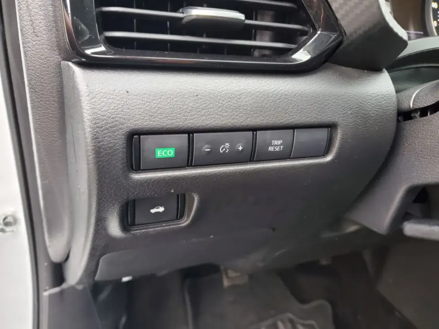2023 /Charcoal Nissan Sentra SV (3N1AB8CV1PY) with an 4 Cyl, 2.0L engine, CVT transmission, located at 6064 Gull Rd, Kalamazoo, MI, 49048, (269) 222-0088, 42.328388, -85.512924 - Built for real life in Southwest Michigan-whether you're tackling a long commute to downtown Kalamazoo, shuttling kids between school and practice, or planning an easy weekend escape to Lake Michigan-this **2023 Nissan Sentra SV** delivers the comfort, tech, and confidence that make everyday driving- Photo#13
