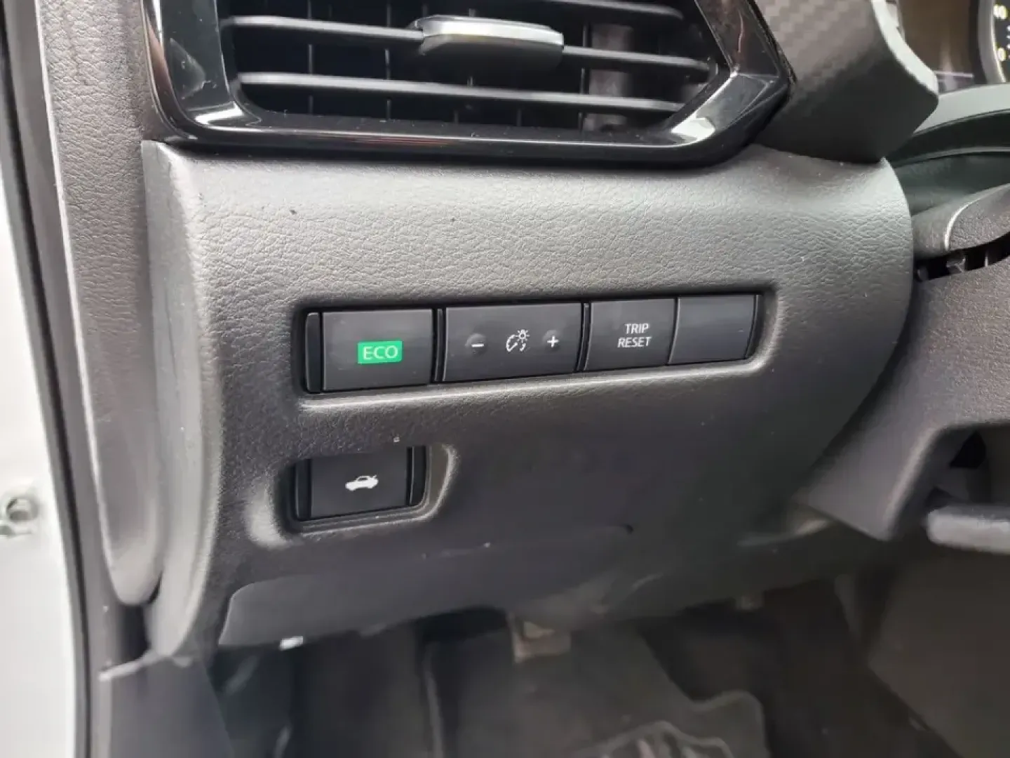 2023 /Charcoal Nissan Sentra SV (3N1AB8CV1PY) with an 4 Cyl, 2.0L engine, CVT transmission, located at 6064 Gull Rd, Kalamazoo, MI, 49048, (269) 222-0088, 42.328388, -85.512924 - Built for real life in Southwest Michigan-whether you're tackling a long commute to downtown Kalamazoo, shuttling kids between school and practice, or planning an easy weekend escape to Lake Michigan-this **2023 Nissan Sentra SV** delivers the comfort, tech, and confidence that make everyday driving - Photo#13