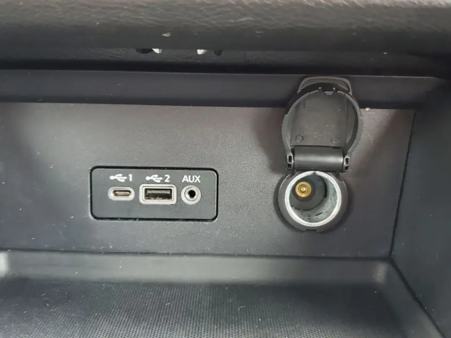 2023 /Charcoal Nissan Sentra SV (3N1AB8CV1PY) with an 4 Cyl, 2.0L engine, CVT transmission, located at 6064 Gull Rd, Kalamazoo, MI, 49048, (269) 222-0088, 42.328388, -85.512924 - Built for real life in Southwest Michigan-whether you're tackling a long commute to downtown Kalamazoo, shuttling kids between school and practice, or planning an easy weekend escape to Lake Michigan-this **2023 Nissan Sentra SV** delivers the comfort, tech, and confidence that make everyday driving- Photo#23