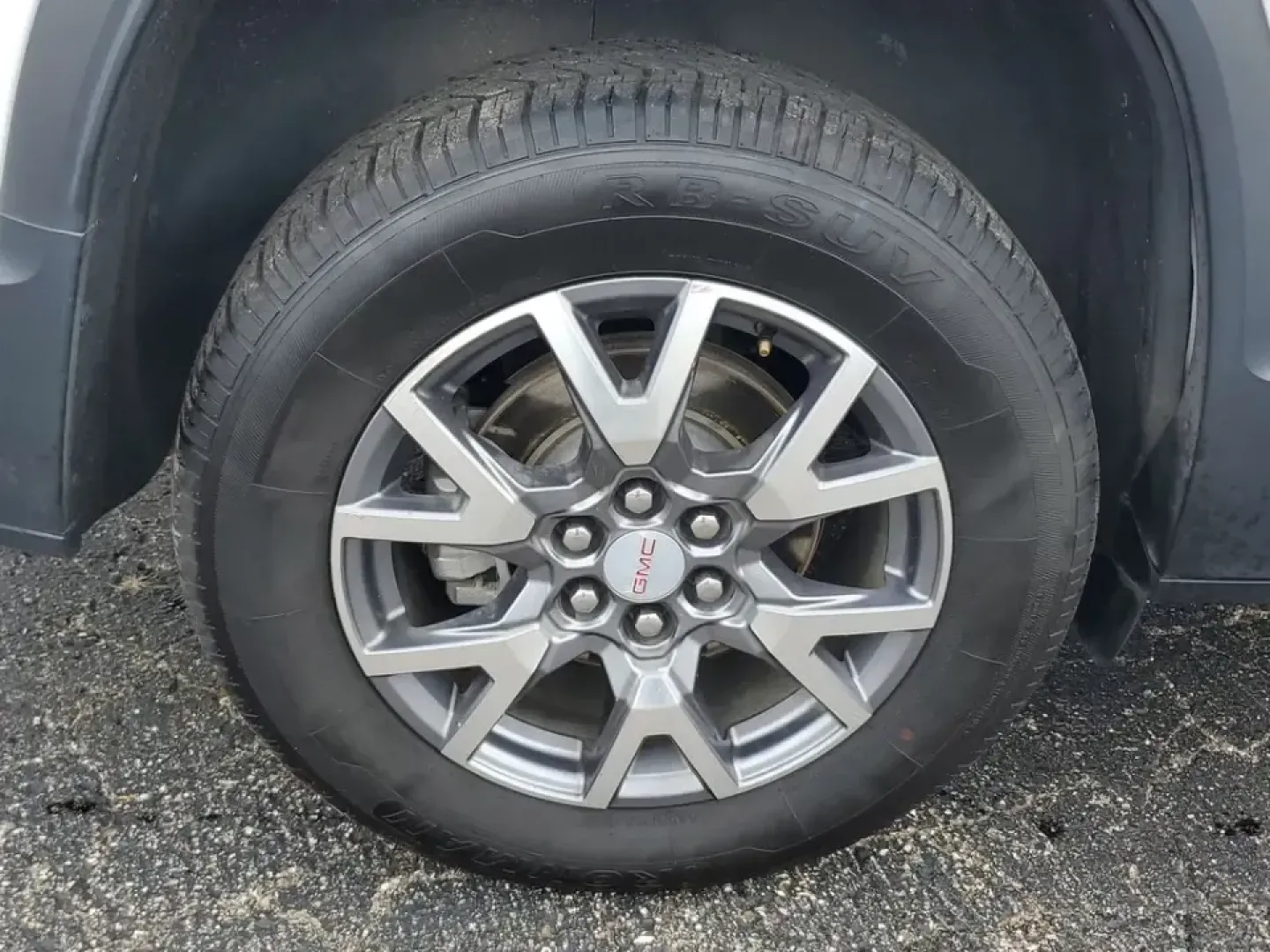 2023 /Jet Black GMC Acadia SLT (1GKKNML48PZ) with an 4 Cyl, 2.0L engine, 9-speed automatic transmission, located at 6064 Gull Rd, Kalamazoo, MI, 49048, (269) 222-0088, 42.328388, -85.512924 - Need a road-trip-ready SUV that can handle school drop-offs, long commutes across town, and weekend escapes to Lake Michigan without feeling cramped? This **2023 GMC Acadia SLT** delivers the comfort and tech families and busy professionals want, with three-row flexibility and a smooth, efficient tu - Photo#4