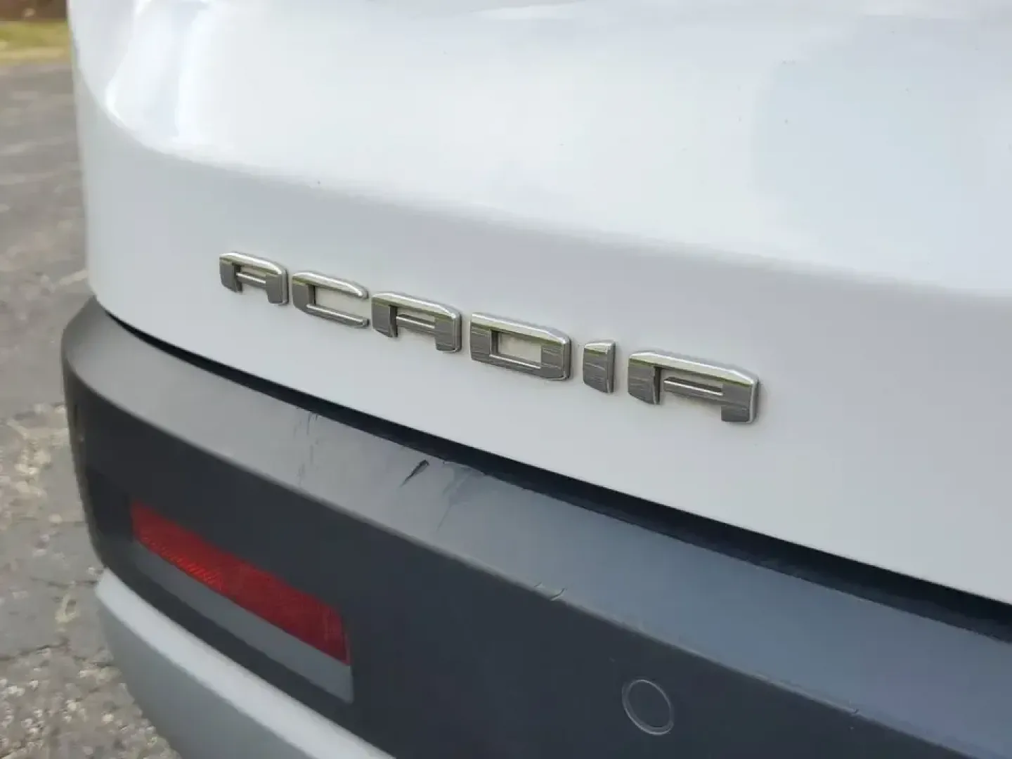 2023 /Jet Black GMC Acadia SLT (1GKKNML48PZ) with an 4 Cyl, 2.0L engine, 9-speed automatic transmission, located at 6064 Gull Rd, Kalamazoo, MI, 49048, (269) 222-0088, 42.328388, -85.512924 - Need a road-trip-ready SUV that can handle school drop-offs, long commutes across town, and weekend escapes to Lake Michigan without feeling cramped? This **2023 GMC Acadia SLT** delivers the comfort and tech families and busy professionals want, with three-row flexibility and a smooth, efficient tu - Photo#5