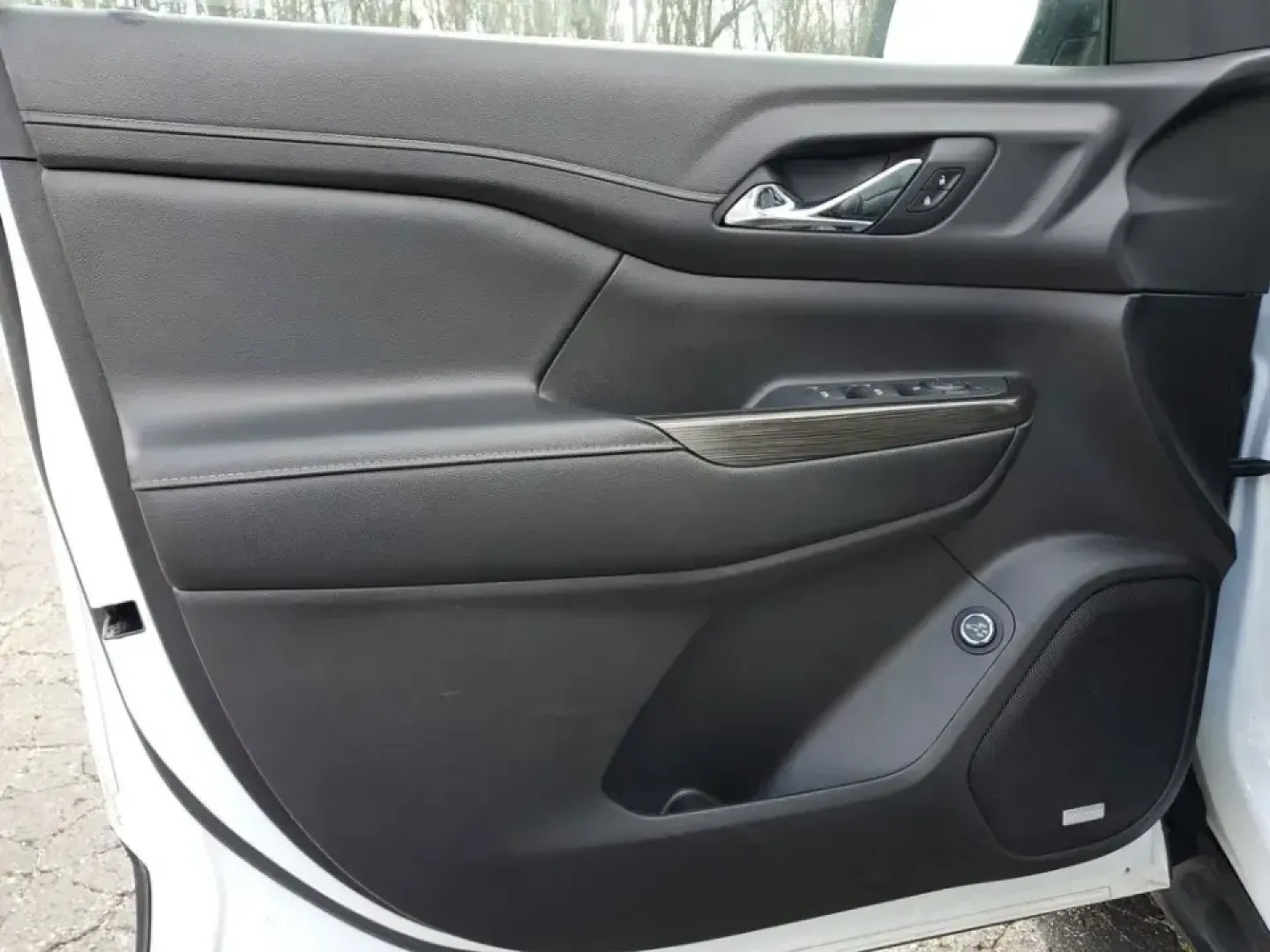 2023 /Jet Black GMC Acadia SLT (1GKKNML48PZ) with an 4 Cyl, 2.0L engine, 9-speed automatic transmission, located at 6064 Gull Rd, Kalamazoo, MI, 49048, (269) 222-0088, 42.328388, -85.512924 - Need a road-trip-ready SUV that can handle school drop-offs, long commutes across town, and weekend escapes to Lake Michigan without feeling cramped? This **2023 GMC Acadia SLT** delivers the comfort and tech families and busy professionals want, with three-row flexibility and a smooth, efficient tu - Photo#12