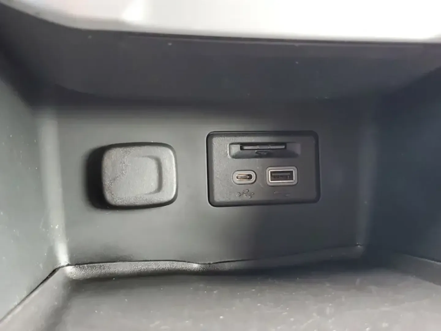 2023 /Jet Black GMC Acadia SLT (1GKKNML48PZ) with an 4 Cyl, 2.0L engine, 9-speed automatic transmission, located at 6064 Gull Rd, Kalamazoo, MI, 49048, (269) 222-0088, 42.328388, -85.512924 - Need a road-trip-ready SUV that can handle school drop-offs, long commutes across town, and weekend escapes to Lake Michigan without feeling cramped? This **2023 GMC Acadia SLT** delivers the comfort and tech families and busy professionals want, with three-row flexibility and a smooth, efficient tu - Photo#29