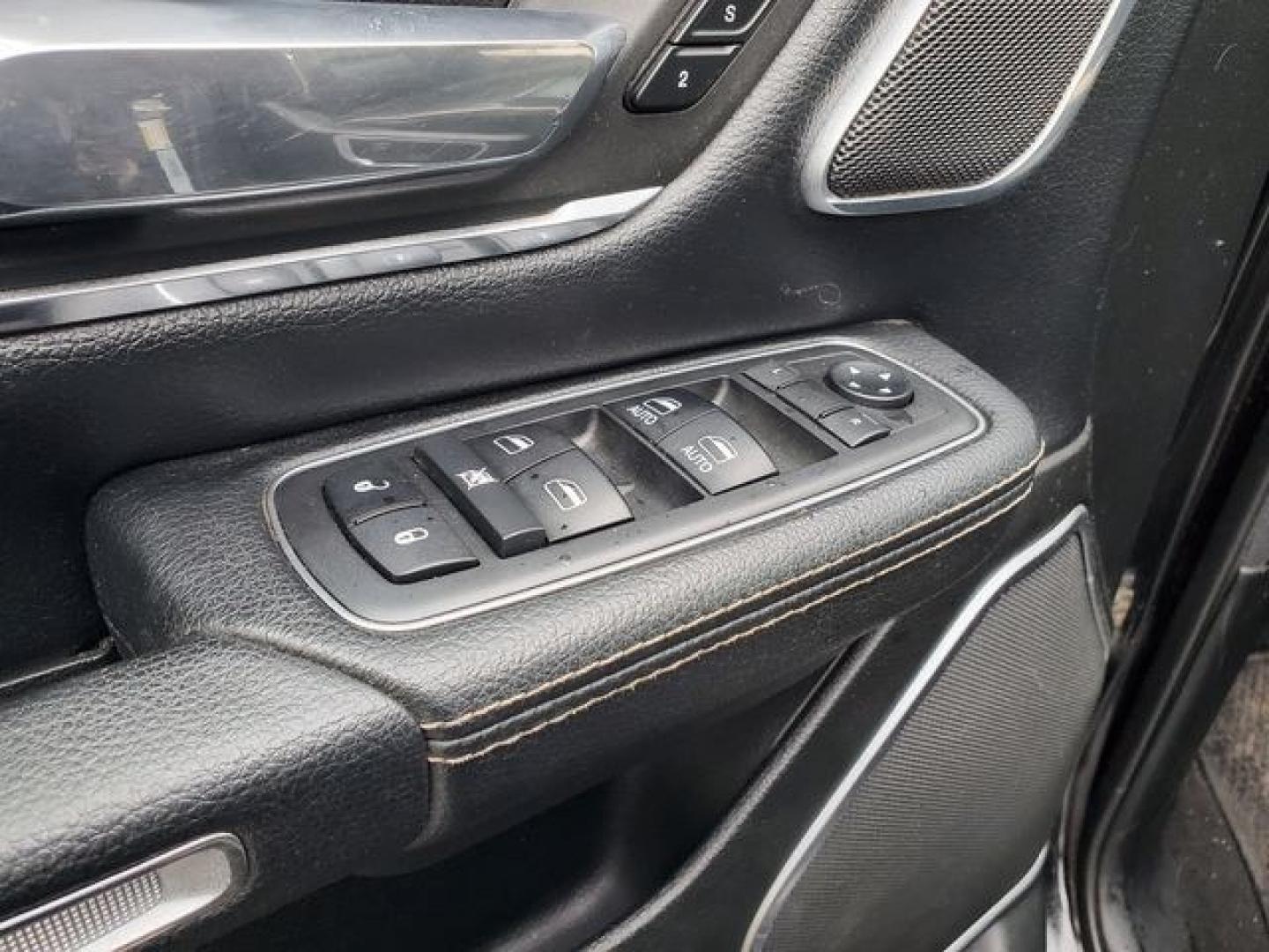 2019 Diamond Black Crystal Pearlcoat /Black Ram 1500 Laramie (1C6SRFRT4KN) with an HEMI 5.7L V8 Multi Displacement VVT engine, Automatic transmission, located at 6064 Gull Rd, Kalamazoo, MI, 49048, (269) 222-0088, 42.328388, -85.512924- Photo#10
