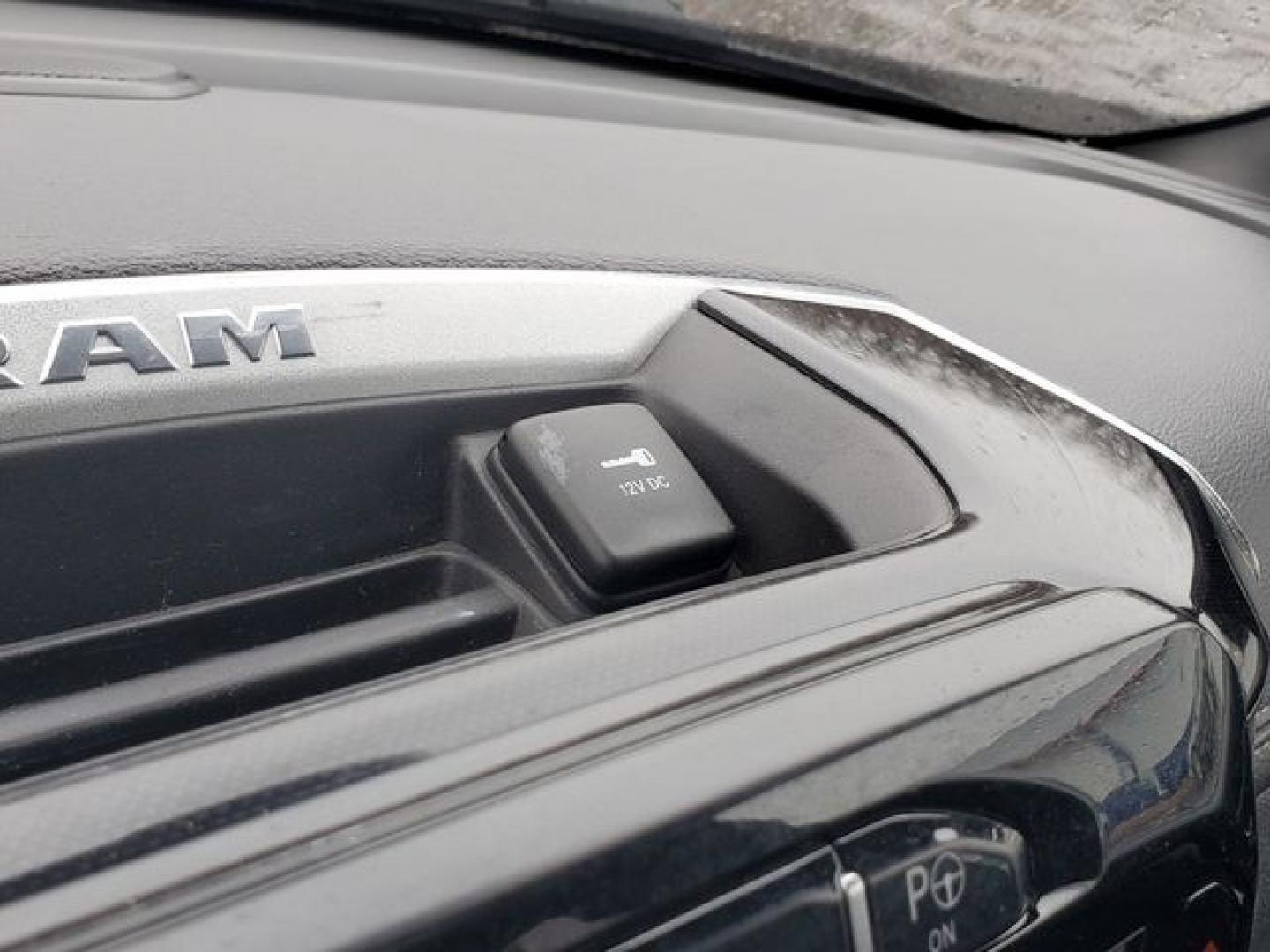 2019 Diamond Black Crystal Pearlcoat /Black Ram 1500 Laramie (1C6SRFRT4KN) with an HEMI 5.7L V8 Multi Displacement VVT engine, Automatic transmission, located at 6064 Gull Rd, Kalamazoo, MI, 49048, (269) 222-0088, 42.328388, -85.512924- Photo#26