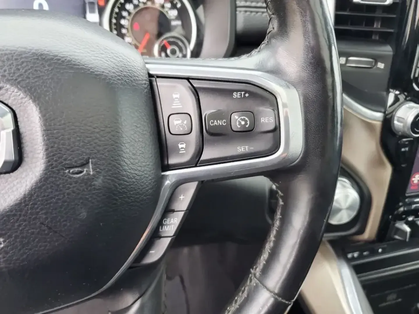 2019 /Black Ram 1500 Laramie (1C6SRFRT4KN) with an V8, 5.7L engine, 8-speed automatic transmission, located at 6064 Gull Rd, Kalamazoo, MI, 49048, (269) 222-0088, 42.328388, -85.512924 - Need a truck that can handle Michigan winters, weekend towing, and comfortable daily commuting from Kalamazoo to Portage or Battle Creek-without feeling like a bare-bones work rig? This 2019 Ram 1500 Laramie 4WD is built for real life: school runs, job sites, lake weekends, and long highway stretche - Photo#18