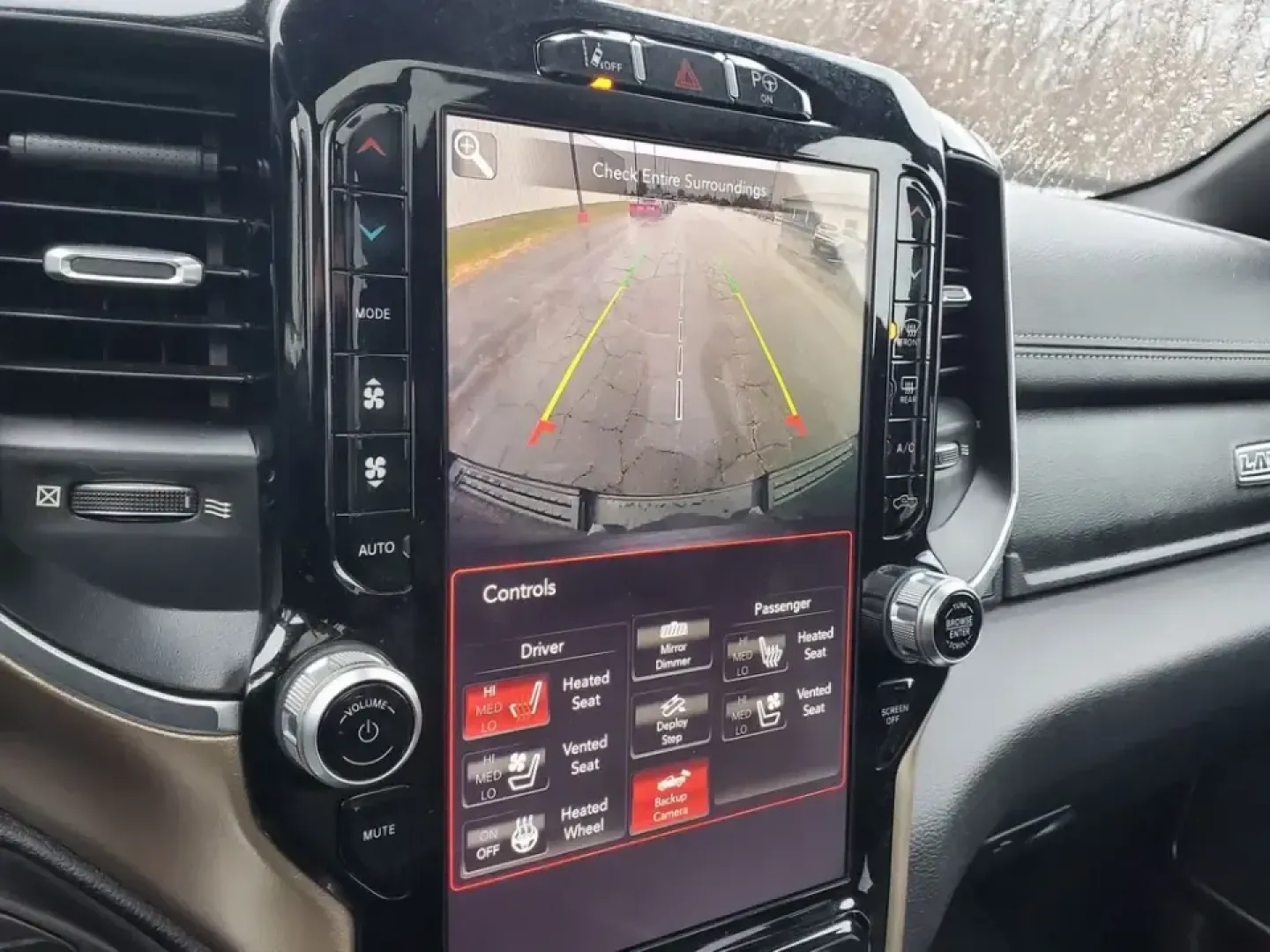 2019 /Black Ram 1500 Laramie (1C6SRFRT4KN) with an V8, 5.7L engine, 8-speed automatic transmission, located at 6064 Gull Rd, Kalamazoo, MI, 49048, (269) 222-0088, 42.328388, -85.512924 - Need a truck that can handle Michigan winters, weekend towing, and comfortable daily commuting from Kalamazoo to Portage or Battle Creek-without feeling like a bare-bones work rig? This 2019 Ram 1500 Laramie 4WD is built for real life: school runs, job sites, lake weekends, and long highway stretche - Photo#21