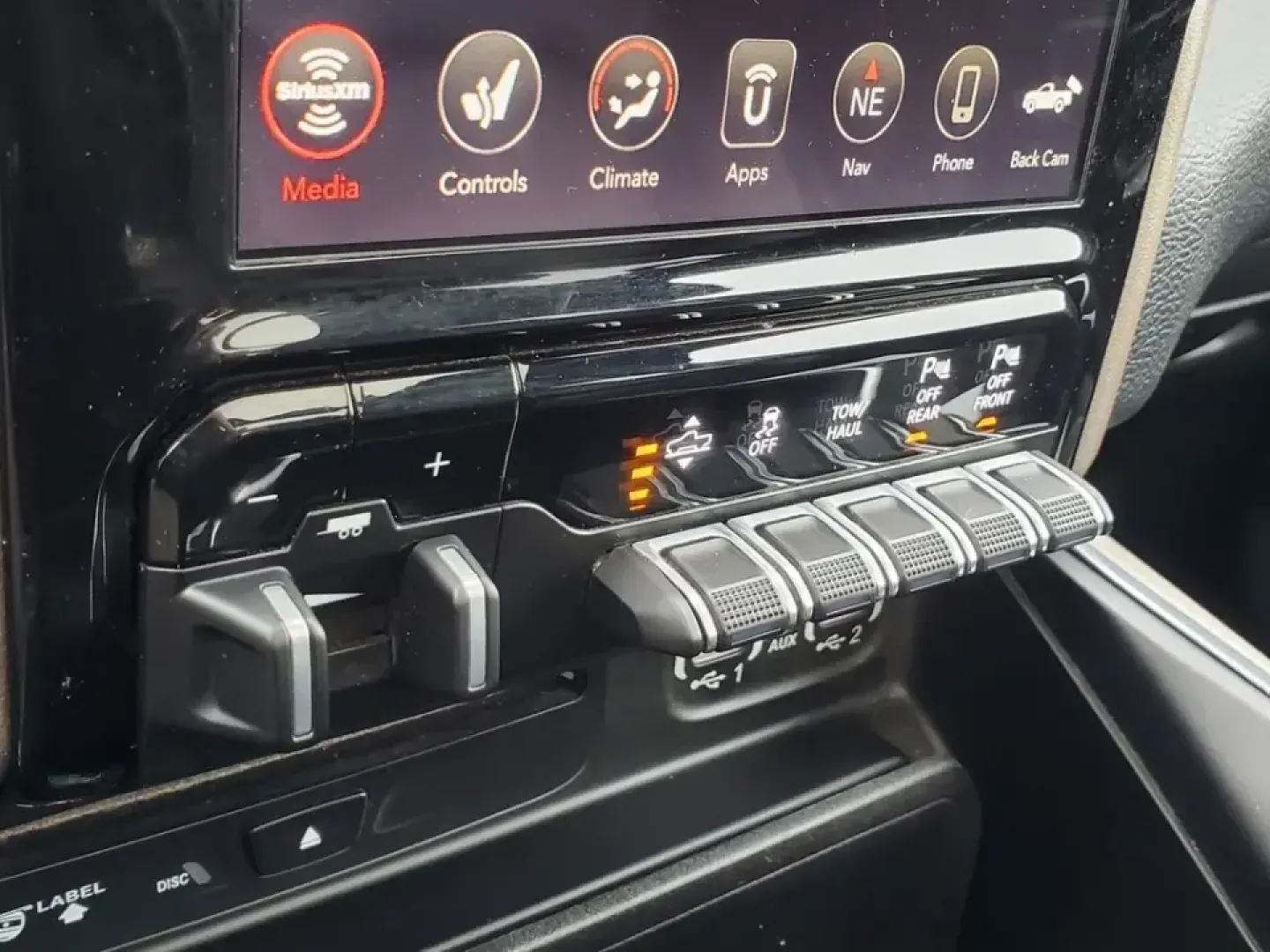 2019 /Black Ram 1500 Laramie (1C6SRFRT4KN) with an V8, 5.7L engine, 8-speed automatic transmission, located at 6064 Gull Rd, Kalamazoo, MI, 49048, (269) 222-0088, 42.328388, -85.512924 - Need a truck that can handle Michigan winters, weekend towing, and comfortable daily commuting from Kalamazoo to Portage or Battle Creek-without feeling like a bare-bones work rig? This 2019 Ram 1500 Laramie 4WD is built for real life: school runs, job sites, lake weekends, and long highway stretche - Photo#22