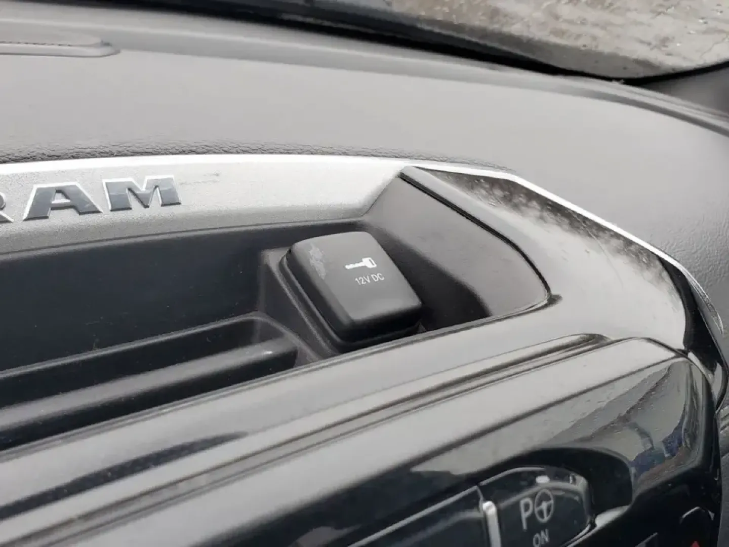 2019 /Black Ram 1500 Laramie (1C6SRFRT4KN) with an V8, 5.7L engine, 8-speed automatic transmission, located at 6064 Gull Rd, Kalamazoo, MI, 49048, (269) 222-0088, 42.328388, -85.512924 - Need a truck that can handle Michigan winters, weekend towing, and comfortable daily commuting from Kalamazoo to Portage or Battle Creek-without feeling like a bare-bones work rig? This 2019 Ram 1500 Laramie 4WD is built for real life: school runs, job sites, lake weekends, and long highway stretche - Photo#26