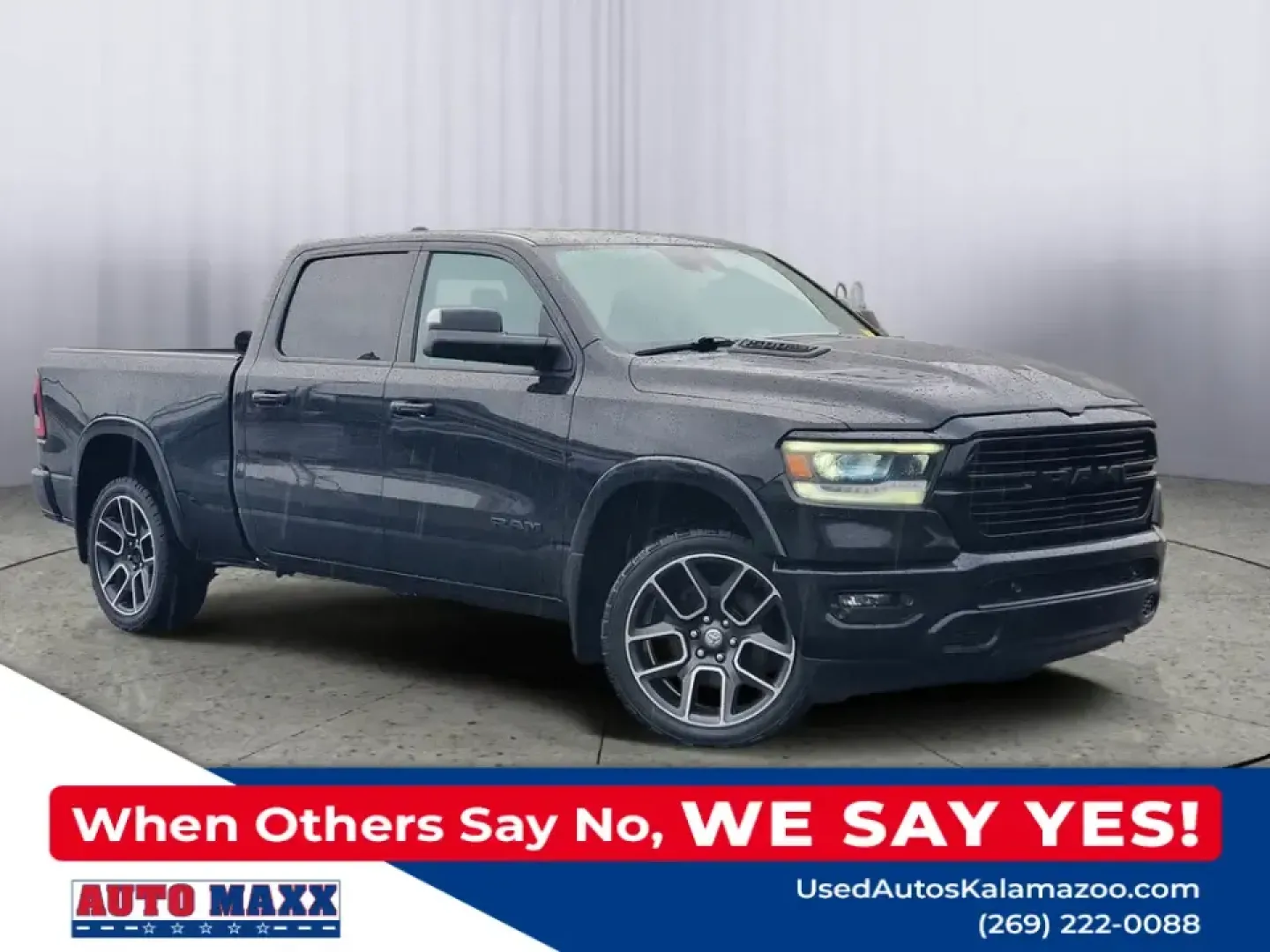 2019 Diamond Black Crystal Pearlcoat /Black Ram 1500 Laramie (1C6SRFRT4KN) with an HEMI 5.7L V8 Multi Displacement VVT engine, Automatic transmission, located at 6064 Gull Rd, Kalamazoo, MI, 49048, (269) 222-0088, 42.328388, -85.512924- Photo#27