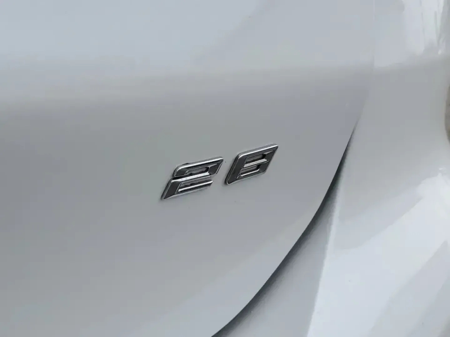 2021 /Oyster/Black BMW X1 sDrive28i (WBXJG7C07M5) with an 4 Cyl, 2.0L engine, 8-speed automatic transmission, located at 6064 Gull Rd, Kalamazoo, MI, 49048, (269) 222-0088, 42.328388, -85.512924 - Whether you're commuting daily between Kalamazoo and Portage, planning weekend getaways to South Haven, or simply want a premium SUV that's easy to park downtown near the Kalamazoo Mall, this 2021 BMW X1 sDrive28i is built for real life. It blends BMW performance with practical cargo space and moder - Photo#6