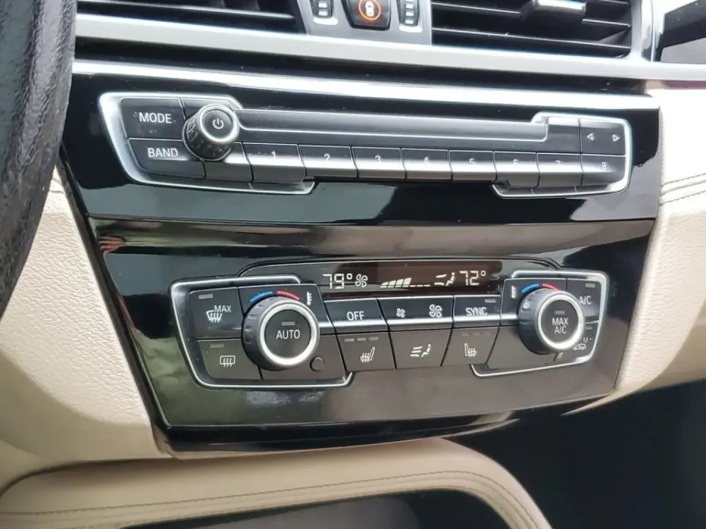 2021 /Oyster/Black BMW X1 sDrive28i (WBXJG7C07M5) with an 4 Cyl, 2.0L engine, 8-speed automatic transmission, located at 6064 Gull Rd, Kalamazoo, MI, 49048, (269) 222-0088, 42.328388, -85.512924 - Whether you're commuting daily between Kalamazoo and Portage, planning weekend getaways to South Haven, or simply want a premium SUV that's easy to park downtown near the Kalamazoo Mall, this 2021 BMW X1 sDrive28i is built for real life. It blends BMW performance with practical cargo space and moder- Photo#27