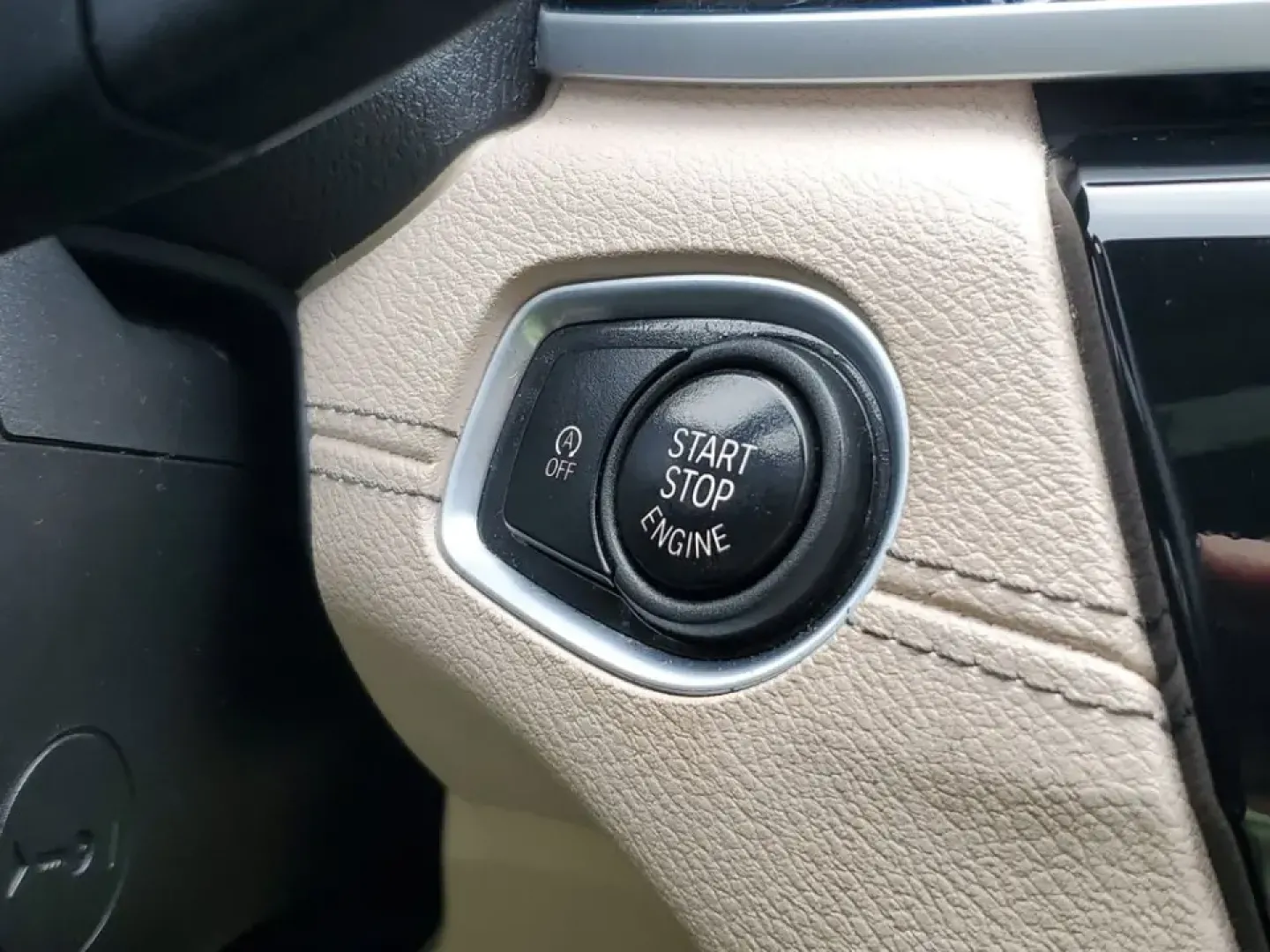 2021 /Oyster/Black BMW X1 sDrive28i (WBXJG7C07M5) with an 4 Cyl, 2.0L engine, 8-speed automatic transmission, located at 6064 Gull Rd, Kalamazoo, MI, 49048, (269) 222-0088, 42.328388, -85.512924 - Whether you're commuting daily between Kalamazoo and Portage, planning weekend getaways to South Haven, or simply want a premium SUV that's easy to park downtown near the Kalamazoo Mall, this 2021 BMW X1 sDrive28i is built for real life. It blends BMW performance with practical cargo space and moder- Photo#28