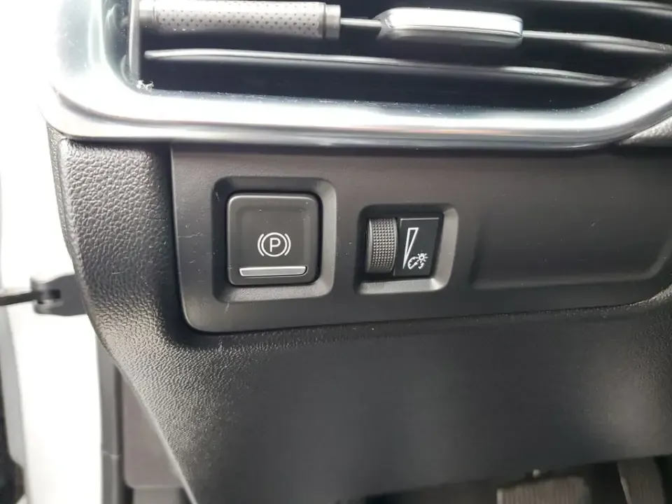 2022 /Jet Black Cadillac XT4 FWD Premium Luxury (1GYFZCR47NF) with an 4 Cyl, 2.0L engine, 9-speed automatic transmission, located at 6064 Gull Rd, Kalamazoo, MI, 49048, (269) 222-0088, 42.328388, -85.512924 - For commuters who want premium comfort without giving up practicality, this 2022 Cadillac XT4 Premium Luxury is the kind of SUV that makes everyday life feel like an upgrade-whether you're cruising down Gull Road to work, running errands near Downtown Kalamazoo, or packing up for a weekend escape to - Photo#16