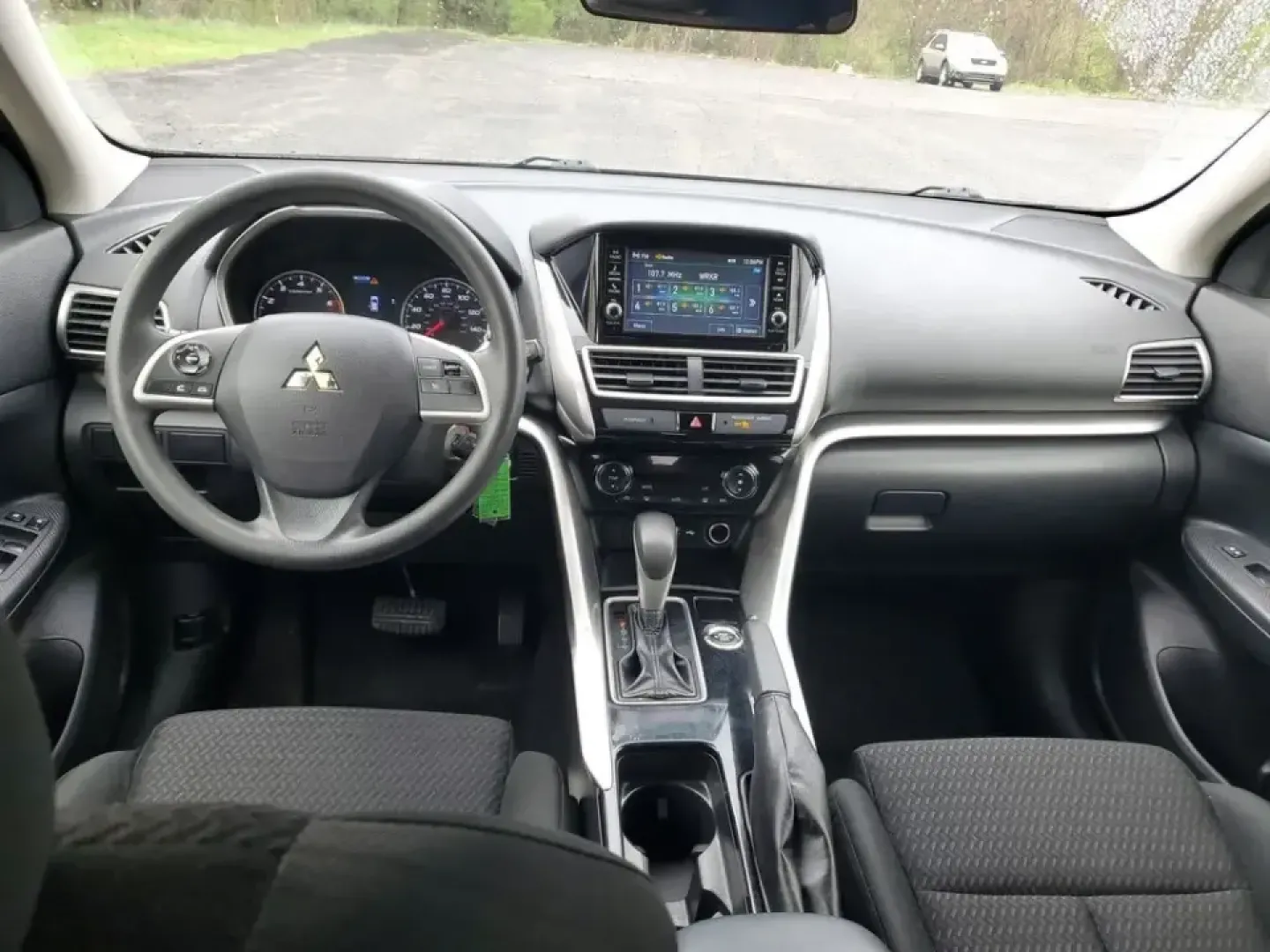 2020 /Black Mitsubishi Eclipse Cross ES (JA4AT3AA4LZ) with an 4 Cyl, 1.5L engine, 8-speed CVT transmission, located at 6064 Gull Rd, Kalamazoo, MI, 49048, (269) 222-0088, 42.328388, -85.512924 - Whether you're a Kalamazoo commuter battling unpredictable Michigan weather, a weekend adventurer heading out toward Gull Lake, or a growing household that needs one SUV to do it all, this 2020 Mitsubishi Eclipse Cross ES AWD is built for real life. With confident traction, smart safety tech, and ev - Photo#7