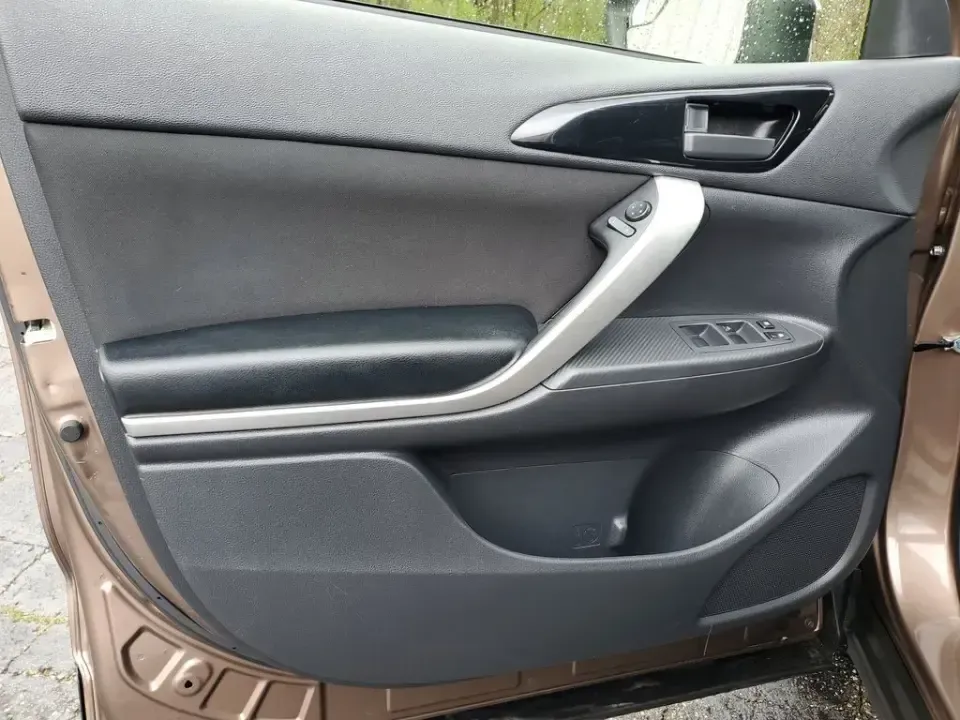 2020 /Black Mitsubishi Eclipse Cross ES (JA4AT3AA4LZ) with an 4 Cyl, 1.5L engine, 8-speed CVT transmission, located at 6064 Gull Rd, Kalamazoo, MI, 49048, (269) 222-0088, 42.328388, -85.512924 - Whether you're a Kalamazoo commuter battling unpredictable Michigan weather, a weekend adventurer heading out toward Gull Lake, or a growing household that needs one SUV to do it all, this 2020 Mitsubishi Eclipse Cross ES AWD is built for real life. With confident traction, smart safety tech, and ev - Photo#10