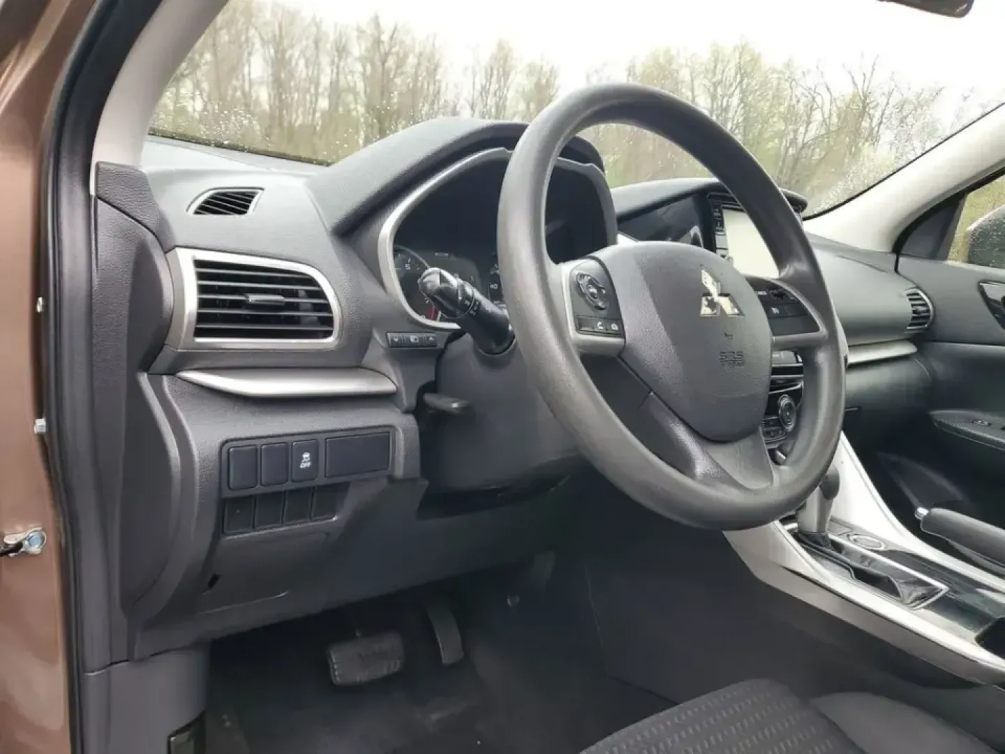 2020 /Black Mitsubishi Eclipse Cross ES (JA4AT3AA4LZ) with an 4 Cyl, 1.5L engine, 8-speed CVT transmission, located at 6064 Gull Rd, Kalamazoo, MI, 49048, (269) 222-0088, 42.328388, -85.512924 - Whether you're a Kalamazoo commuter battling unpredictable Michigan weather, a weekend adventurer heading out toward Gull Lake, or a growing household that needs one SUV to do it all, this 2020 Mitsubishi Eclipse Cross ES AWD is built for real life. With confident traction, smart safety tech, and ev - Photo#12