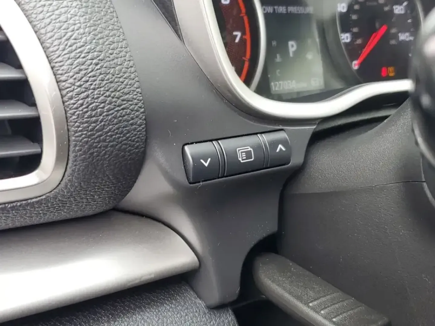 2020 /Black Mitsubishi Eclipse Cross ES (JA4AT3AA4LZ) with an 4 Cyl, 1.5L engine, 8-speed CVT transmission, located at 6064 Gull Rd, Kalamazoo, MI, 49048, (269) 222-0088, 42.328388, -85.512924 - Whether you're a Kalamazoo commuter battling unpredictable Michigan weather, a weekend adventurer heading out toward Gull Lake, or a growing household that needs one SUV to do it all, this 2020 Mitsubishi Eclipse Cross ES AWD is built for real life. With confident traction, smart safety tech, and ev - Photo#13