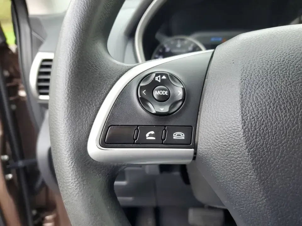 2020 /Black Mitsubishi Eclipse Cross ES (JA4AT3AA4LZ) with an 4 Cyl, 1.5L engine, 8-speed CVT transmission, located at 6064 Gull Rd, Kalamazoo, MI, 49048, (269) 222-0088, 42.328388, -85.512924 - Whether you're a Kalamazoo commuter battling unpredictable Michigan weather, a weekend adventurer heading out toward Gull Lake, or a growing household that needs one SUV to do it all, this 2020 Mitsubishi Eclipse Cross ES AWD is built for real life. With confident traction, smart safety tech, and ev - Photo#16